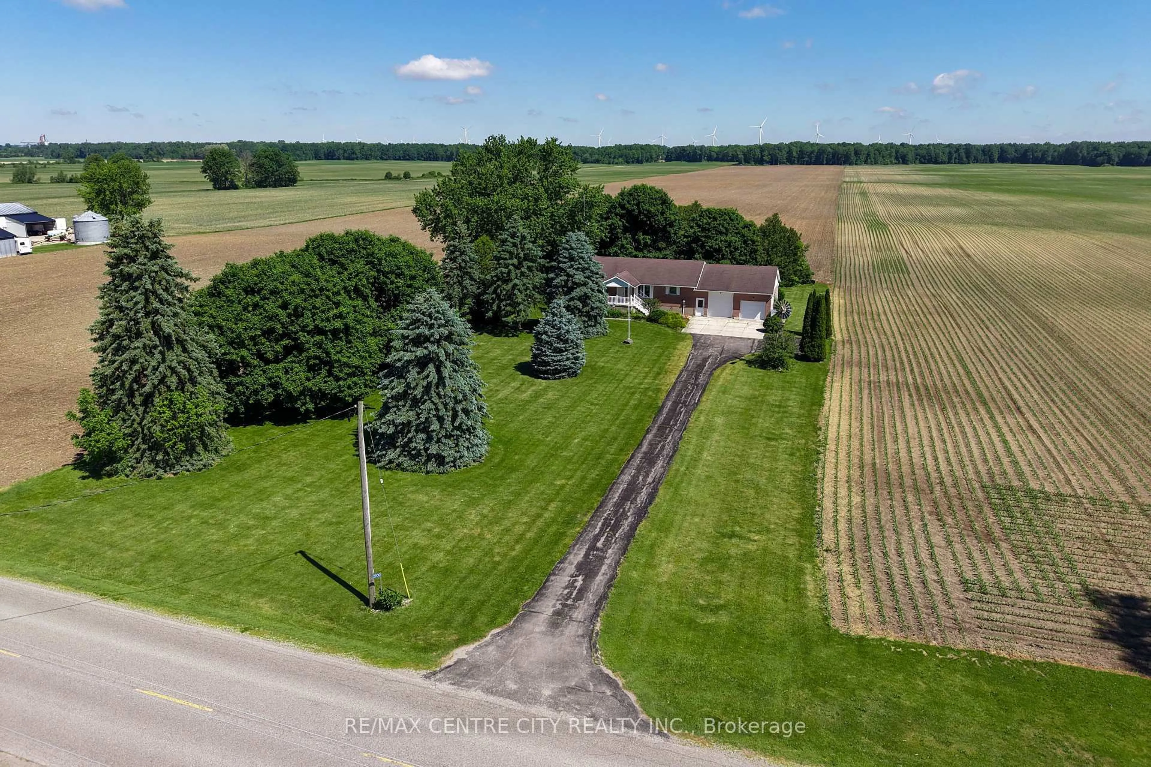 A pic from outside/outdoor area/front of a property/back of a property/a pic from drone, unknown for 2200 Katesville Dr, Adelaide Metcalfe Ontario N0M 2B0
