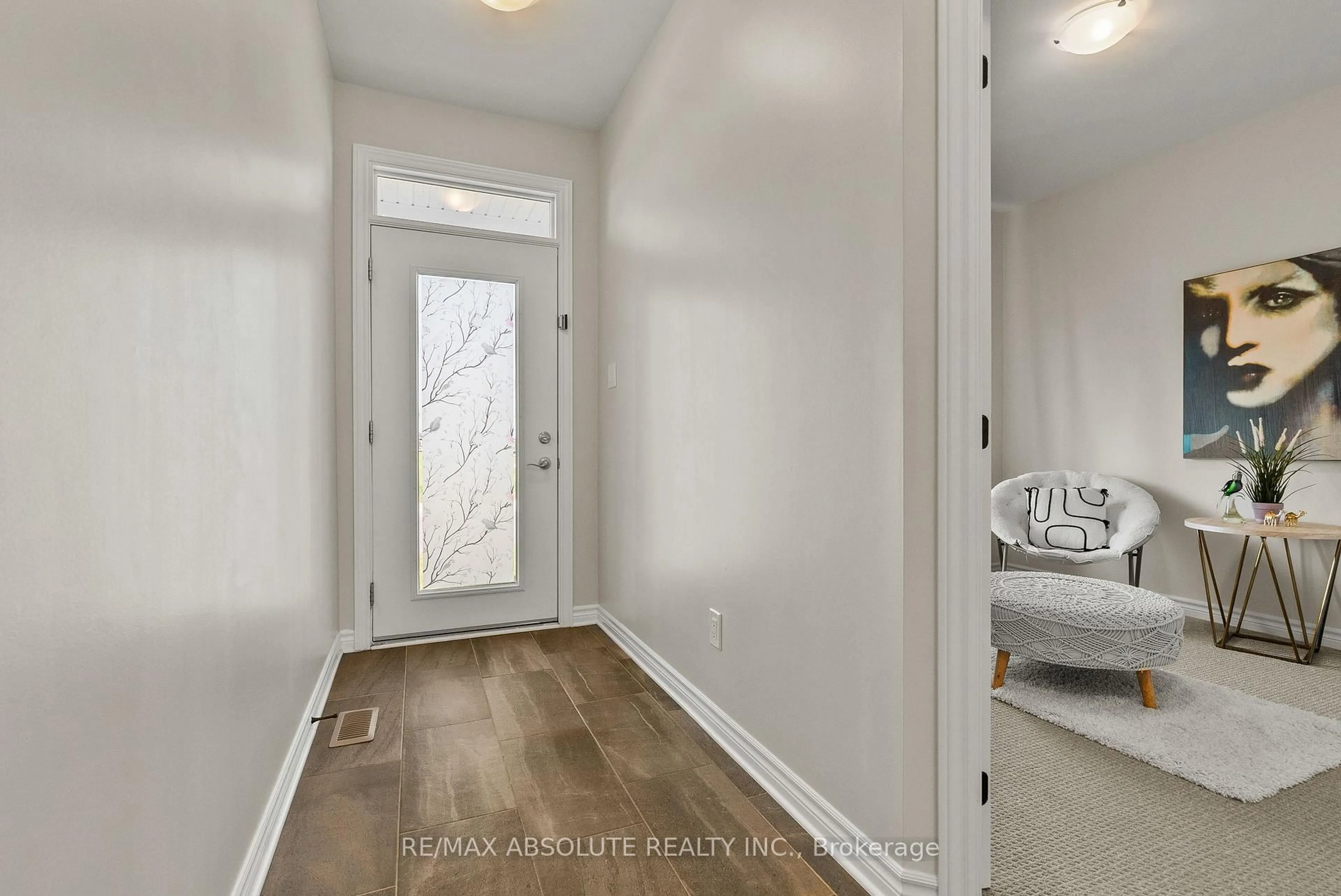 Indoor entryway for 231 SHINNY Ave, Stittsville Ontario K2B 0V9