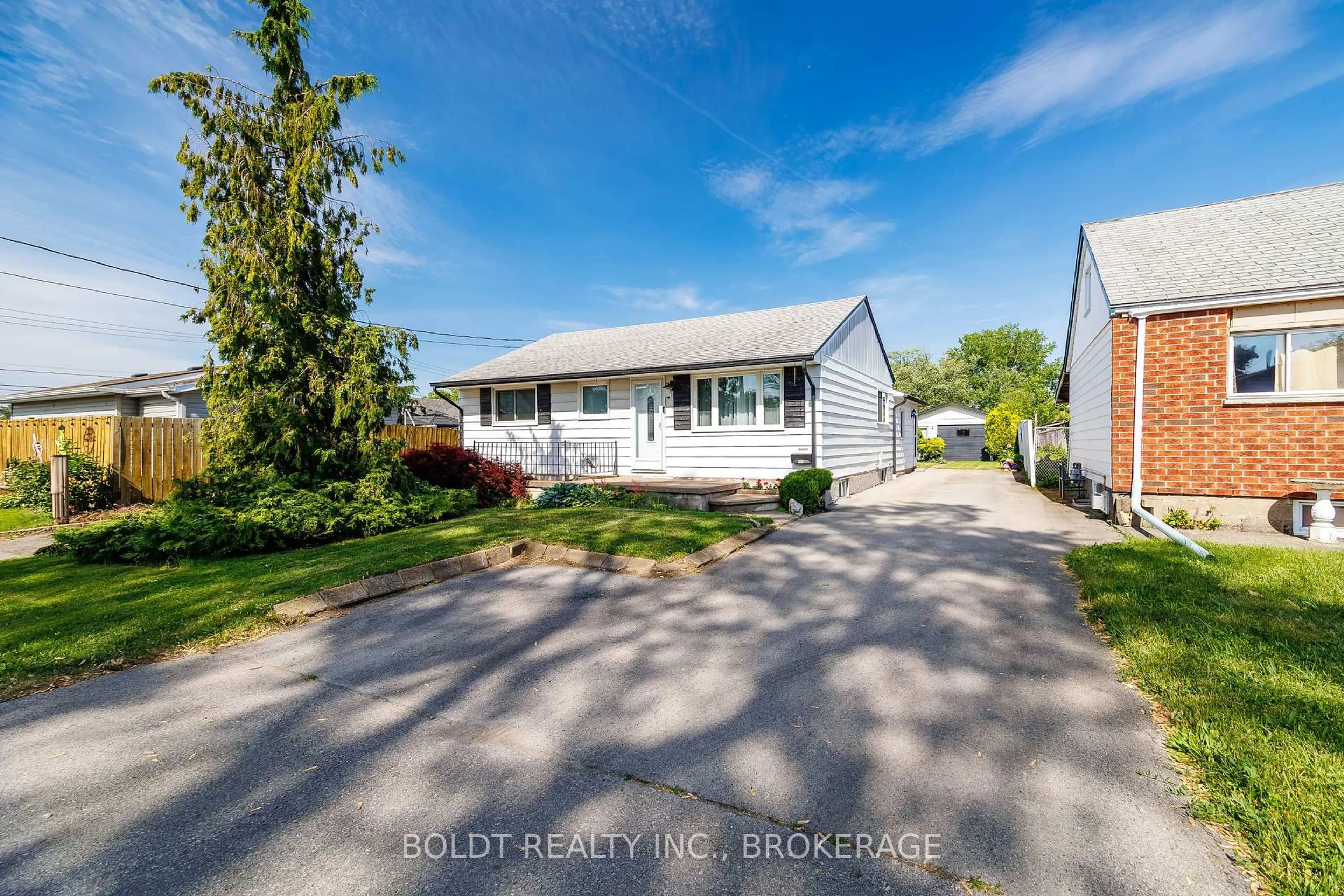 Unknown for 41 Ferndale Ave, St. Catharines Ontario L2P 1V9