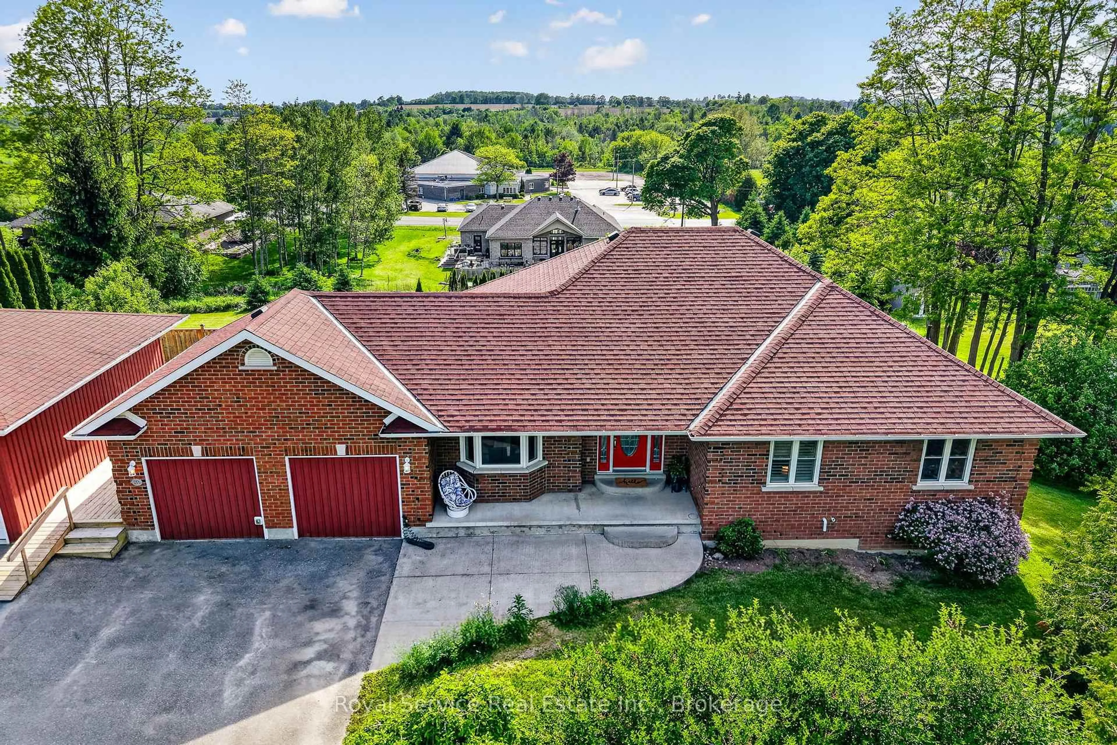 A pic from outside/outdoor area/front of a property/back of a property/a pic from drone, unknown for 15 Sunset Dr, Hamilton Township Ontario K9A 4J7