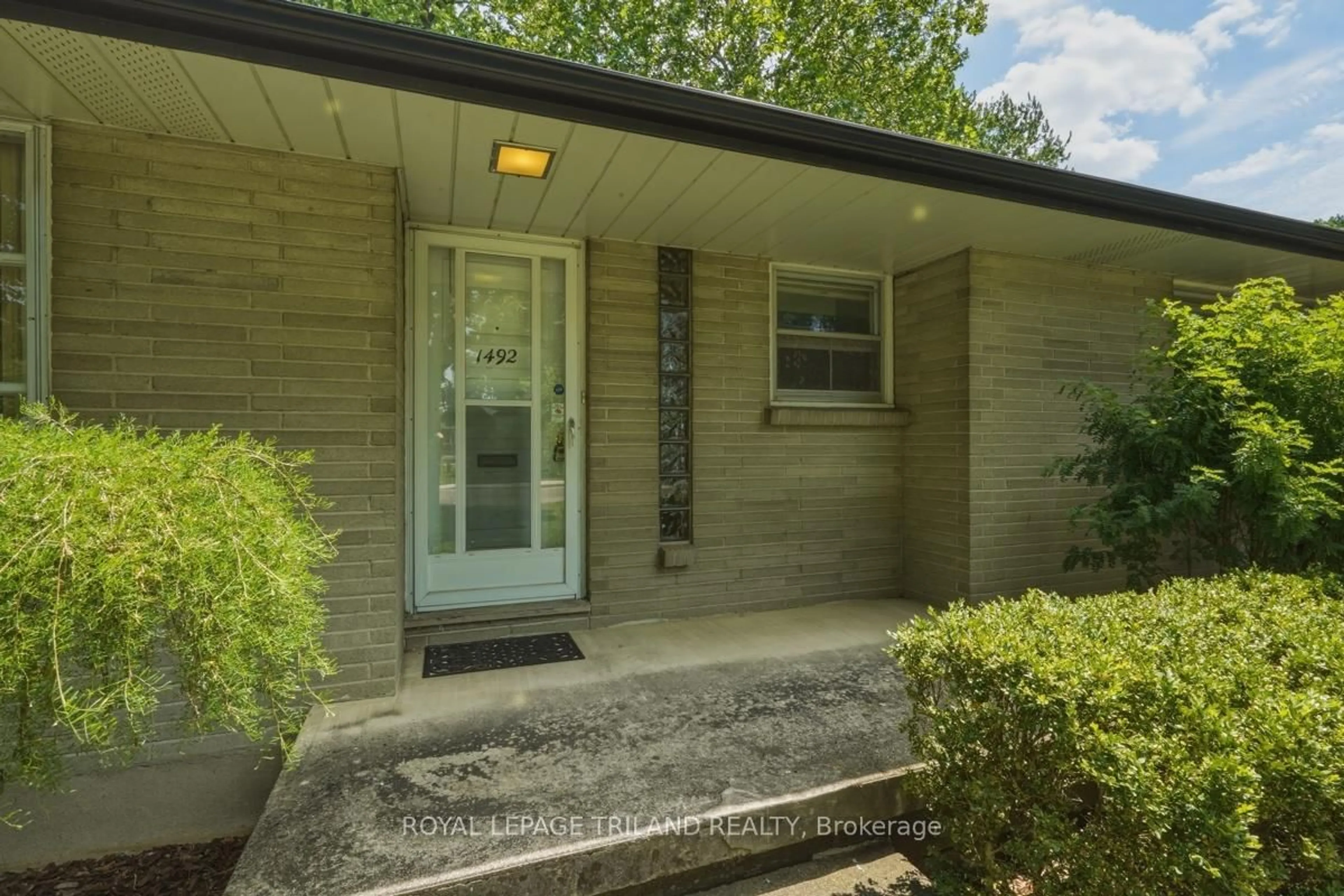 Unknown for 1492 North Vernon Ave, London North Ontario N5X 1N6