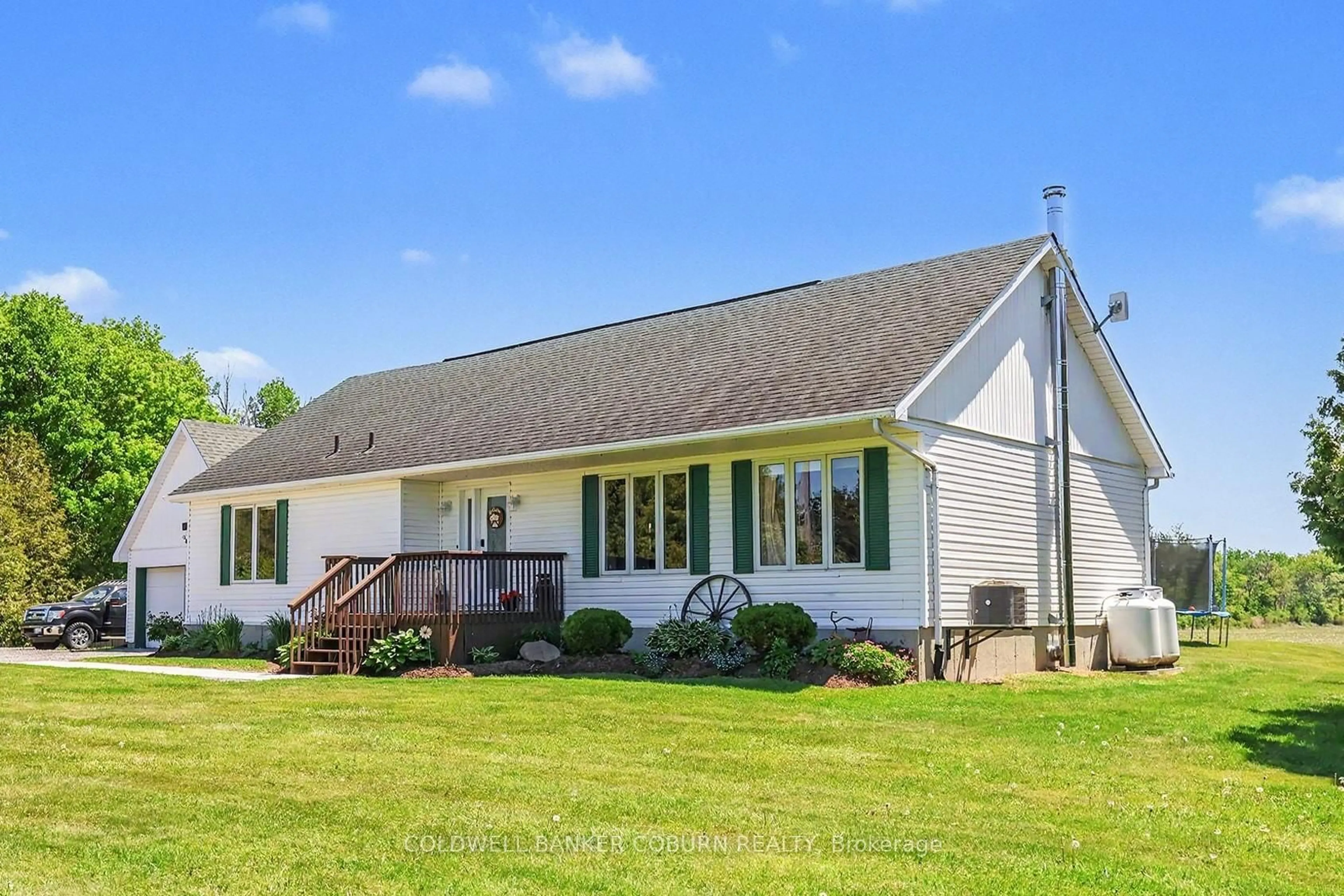 Home with vinyl exterior material, unknown for 13422 CRUMP Rd, North Dundas Ontario K0C 1H0