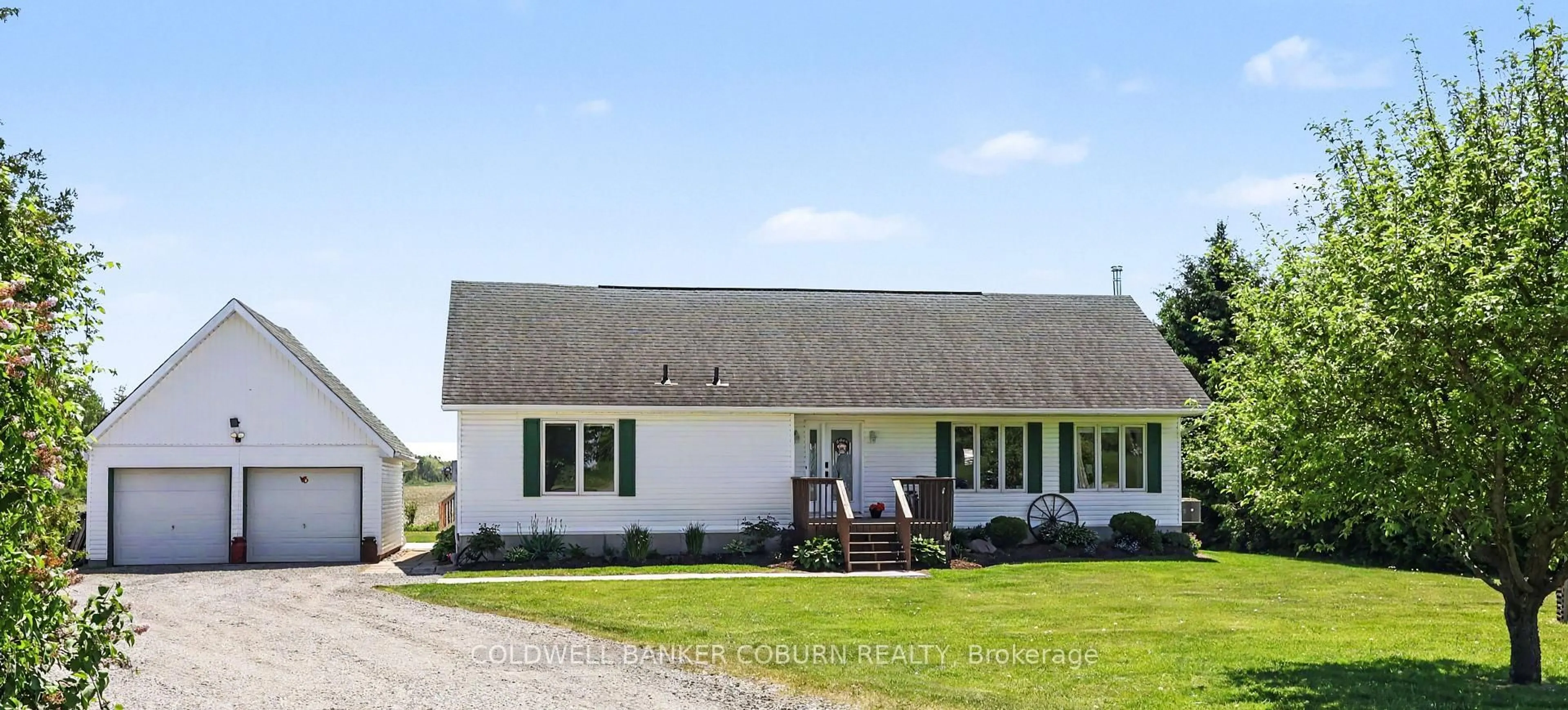 Home with vinyl exterior material, building for 13422 CRUMP Rd, North Dundas Ontario K0C 1H0
