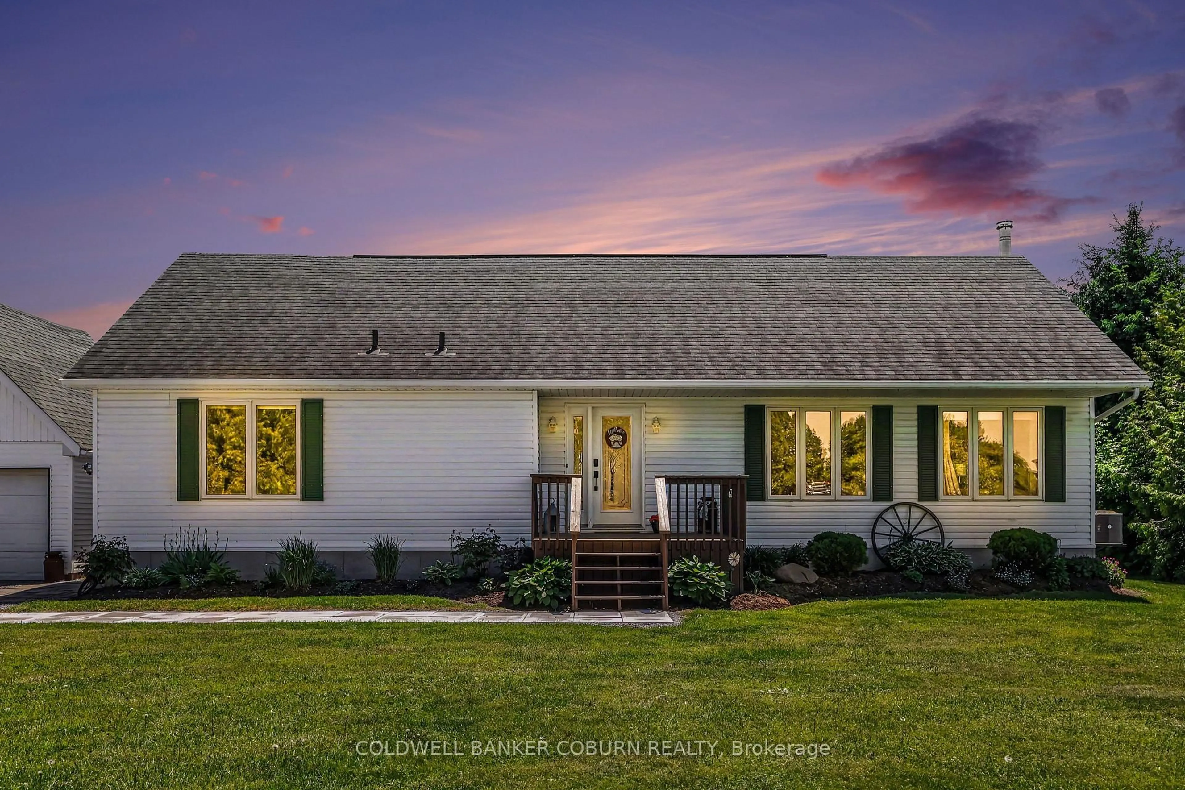 Home with vinyl exterior material, unknown for 13422 CRUMP Rd, North Dundas Ontario K0C 1H0
