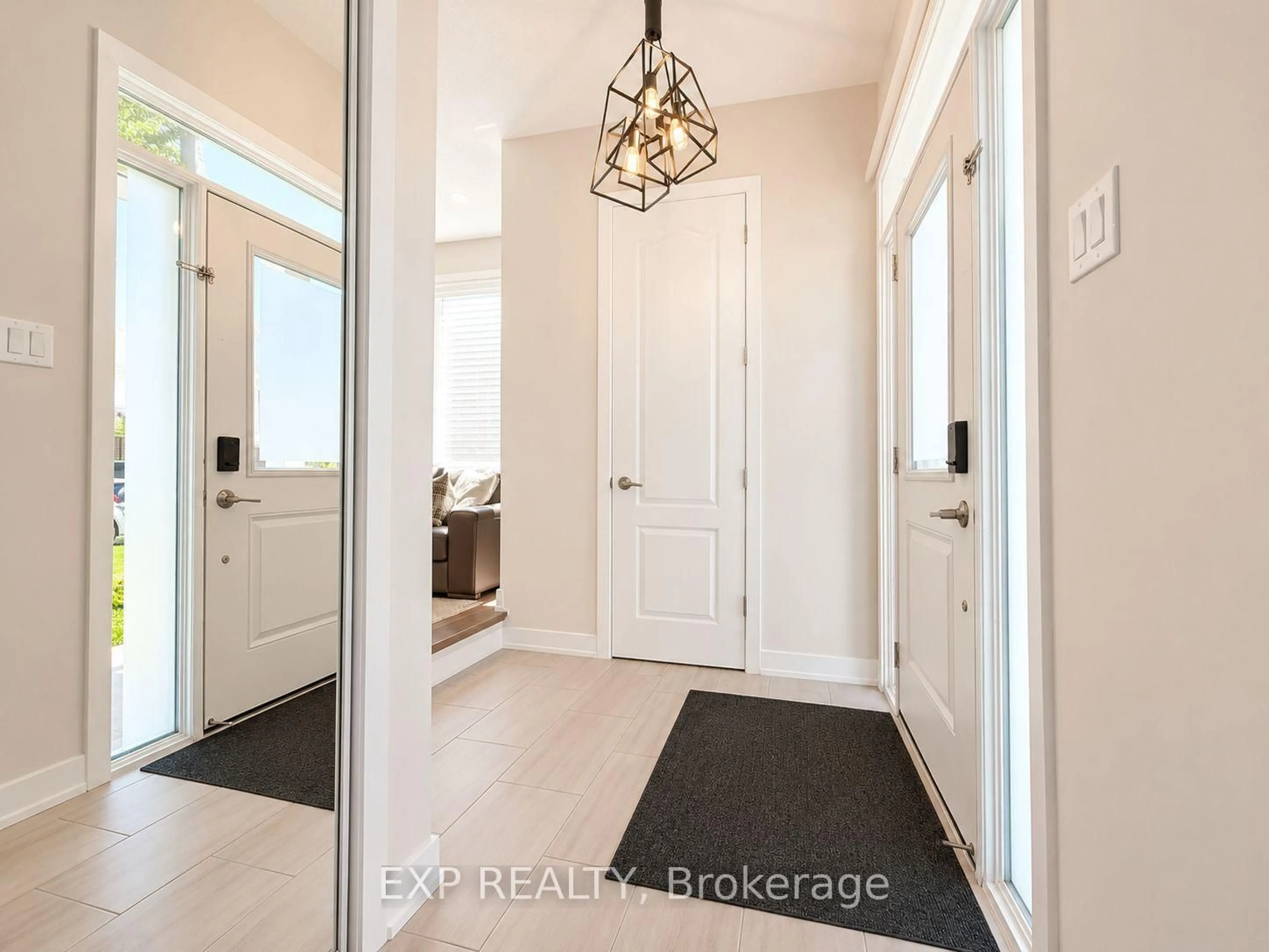 Indoor entryway for 647 Crevier Walk, Ottawa Ontario K1W 0M7