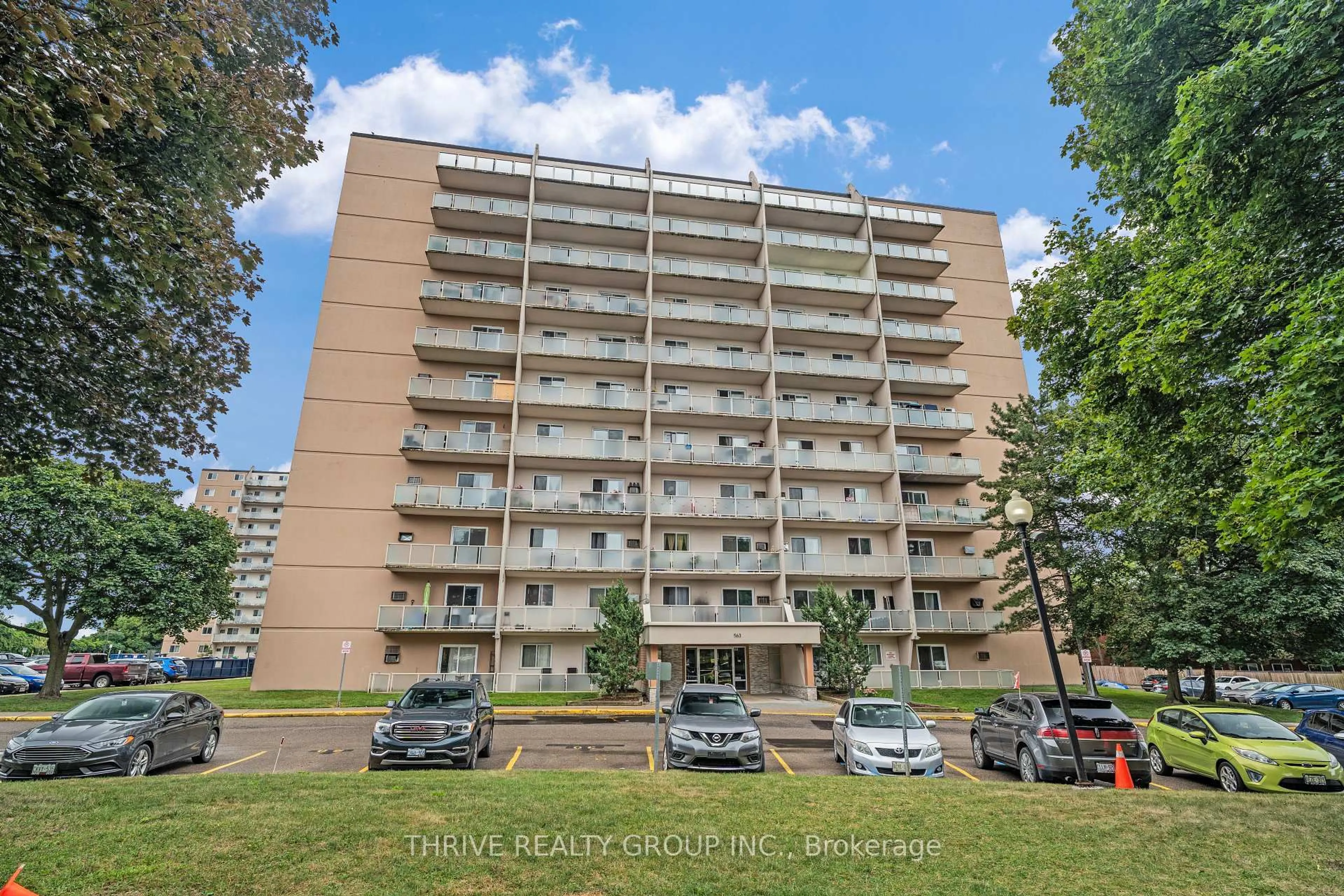 A pic from outside/outdoor area/front of a property/back of a property/a pic from drone, building for 563 Mornington Ave #610, London East Ontario N5Y 4T8