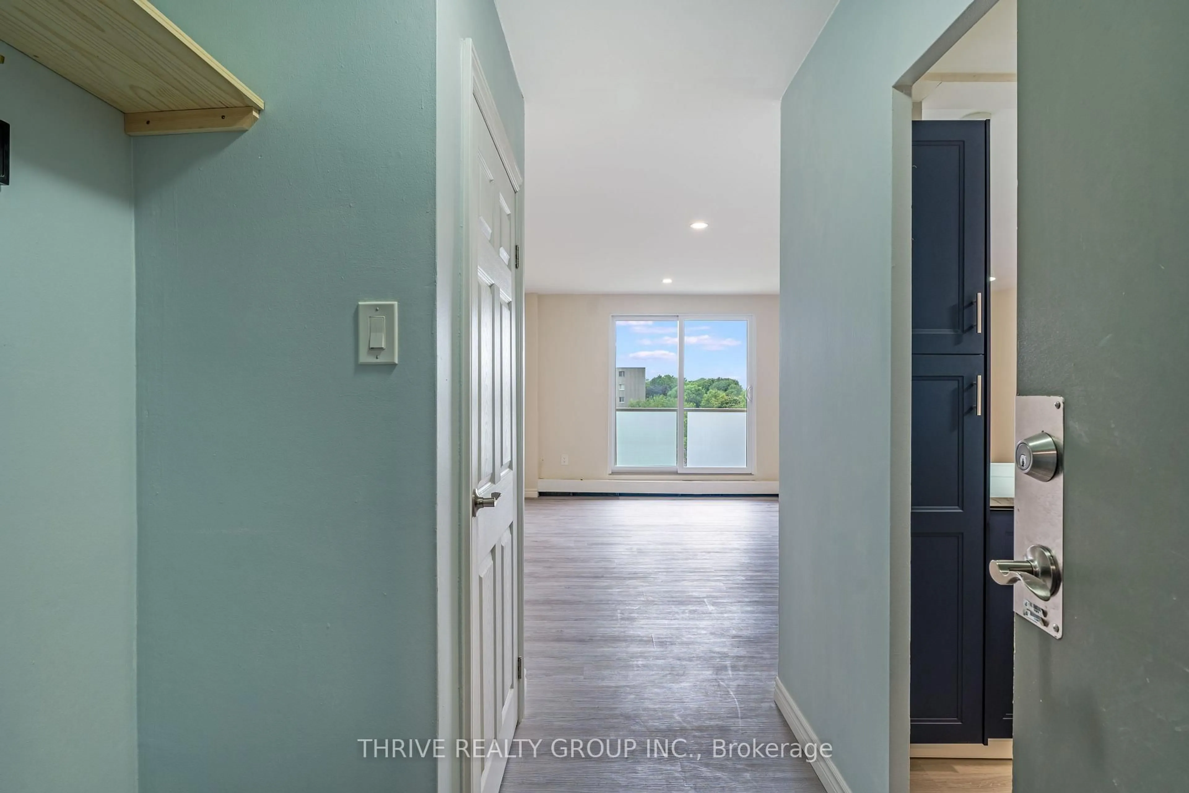 Indoor entryway for 563 Mornington Ave #610, London East Ontario N5Y 4T8