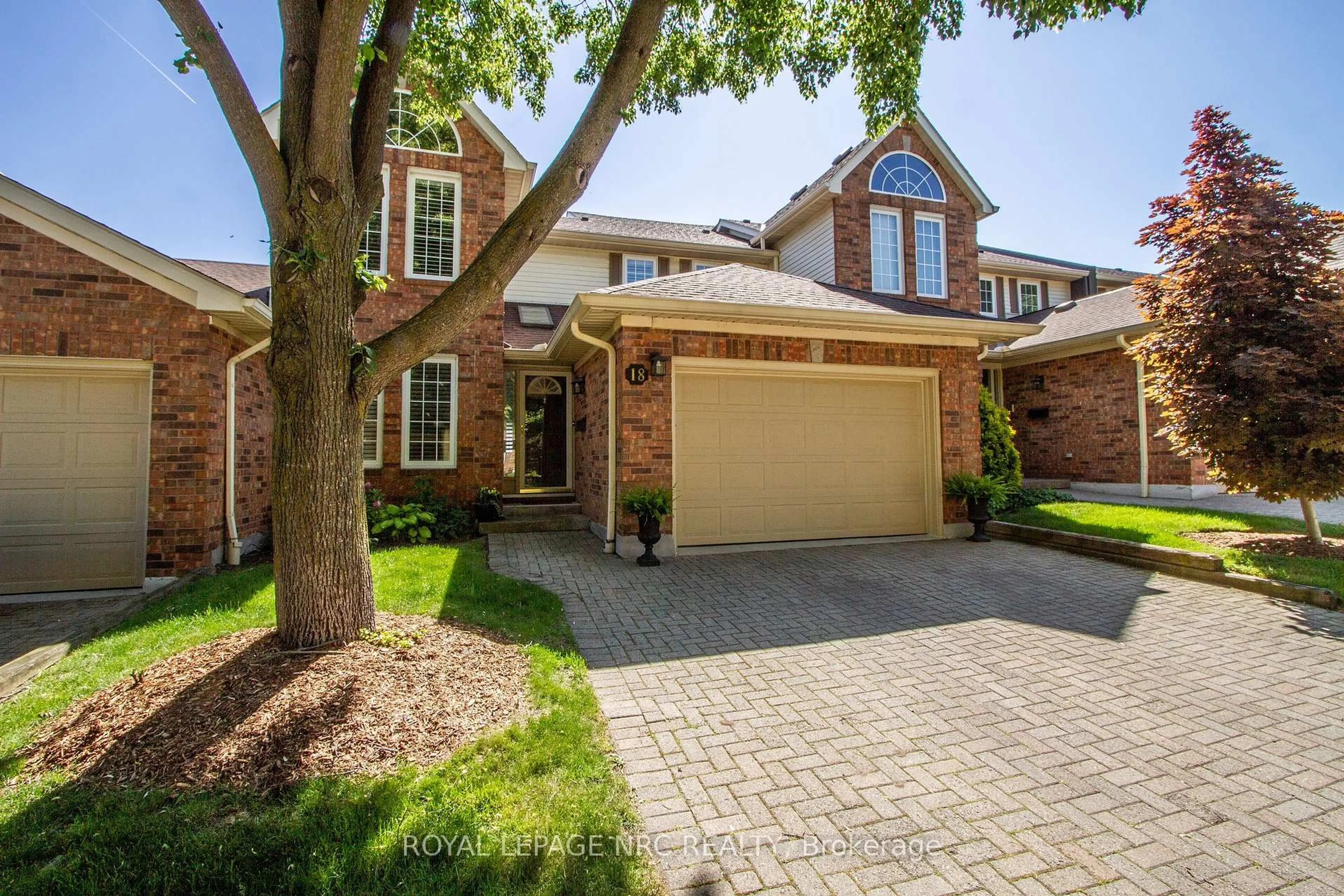 Home with brick exterior material, street for 141 Welland Vale Rd #18, St. Catharines Ontario L2S 3S7