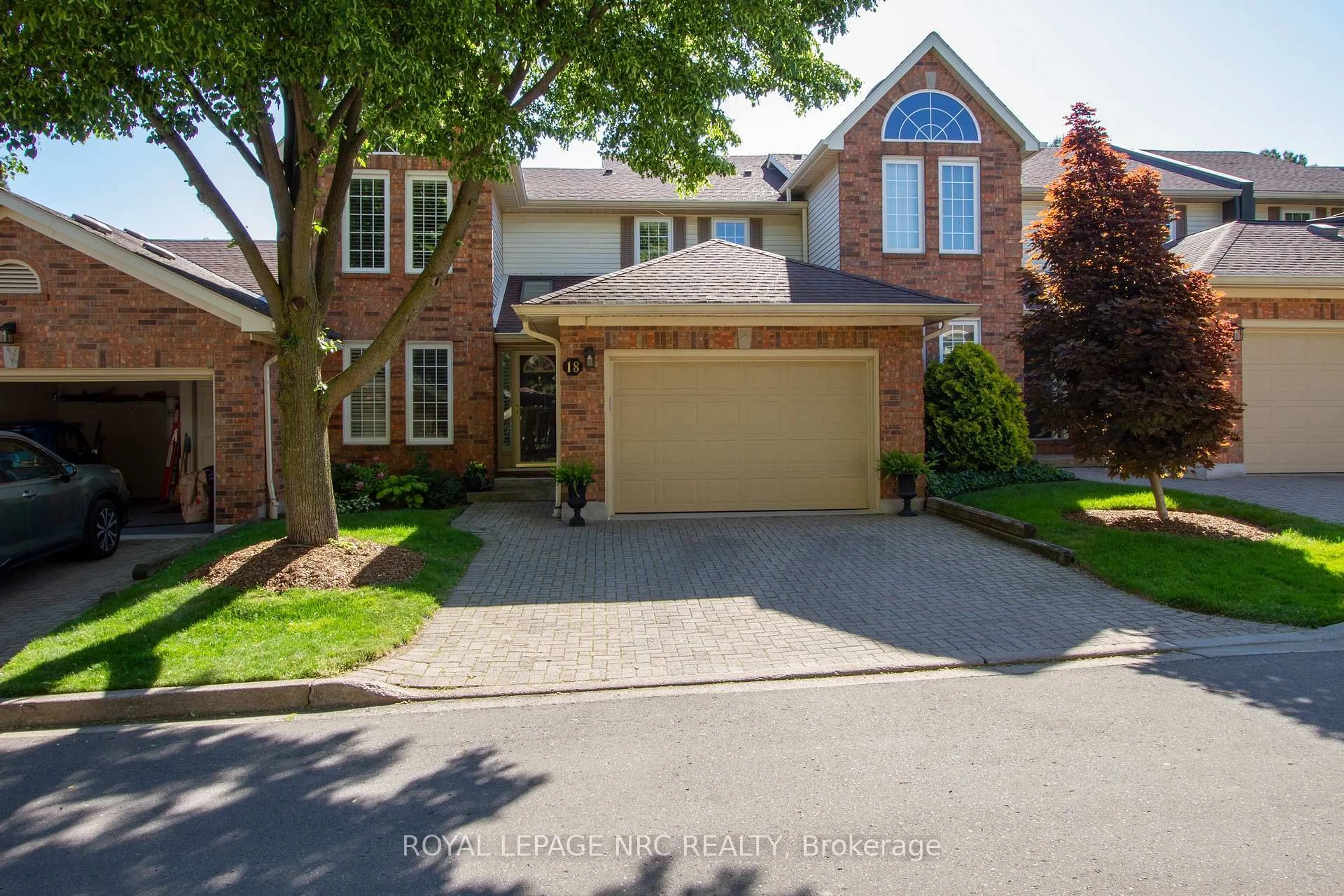 Home with brick exterior material, street for 141 Welland Vale Rd #18, St. Catharines Ontario L2S 3S7