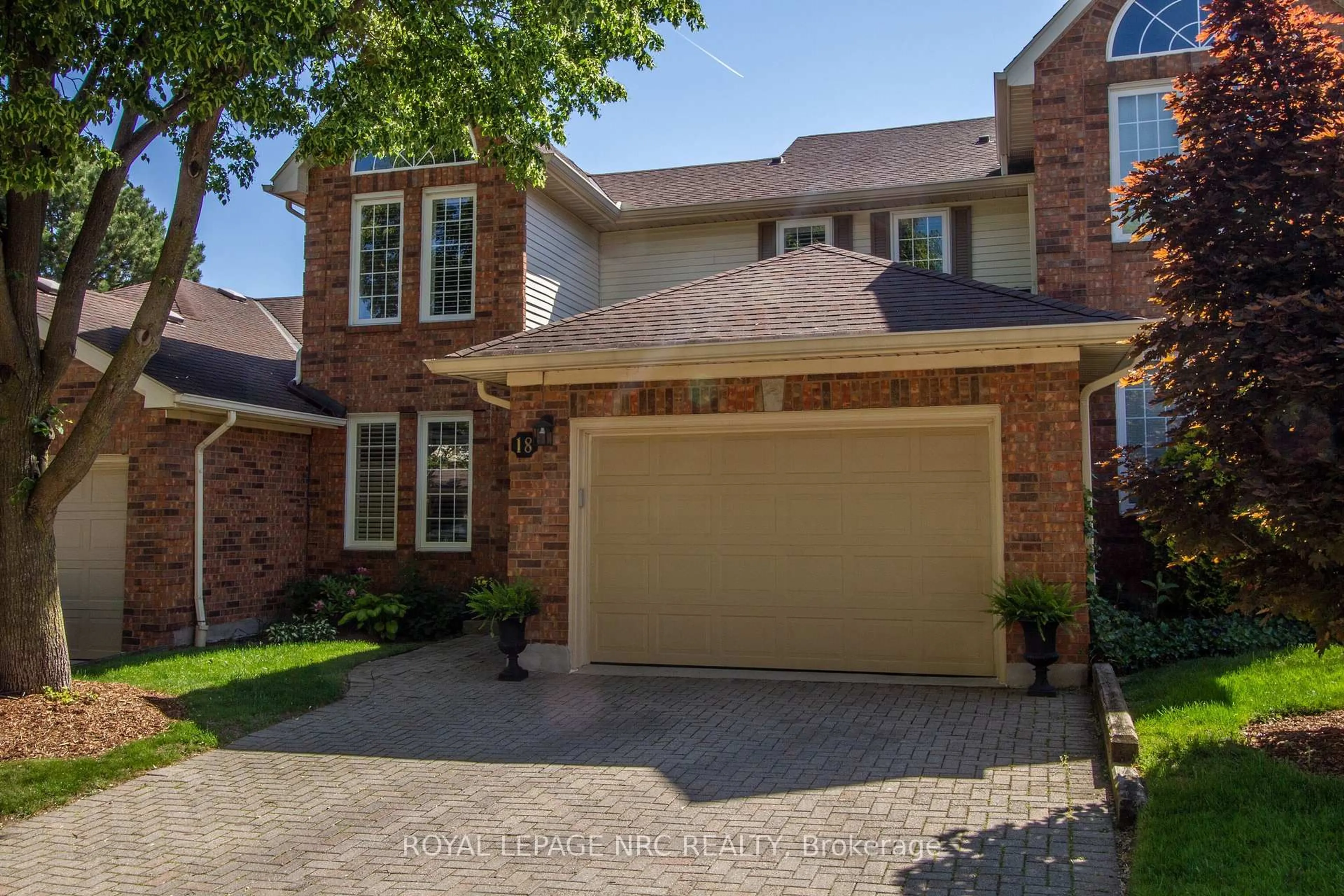 Home with brick exterior material, street for 141 Welland Vale Rd #18, St. Catharines Ontario L2S 3S7