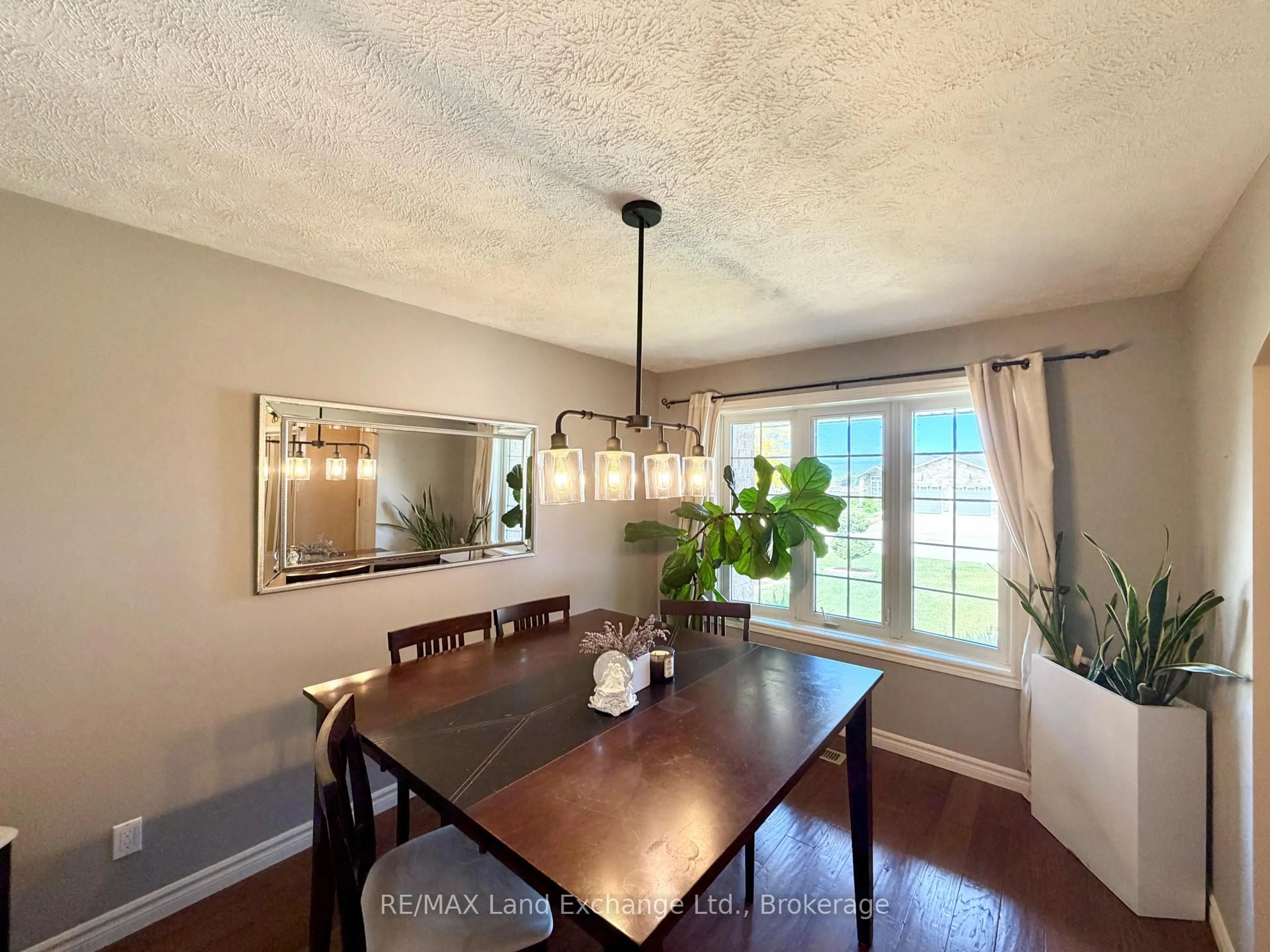 Dining room, unknown for 219 Stickel St, Saugeen Shores Ontario N0H 2C1