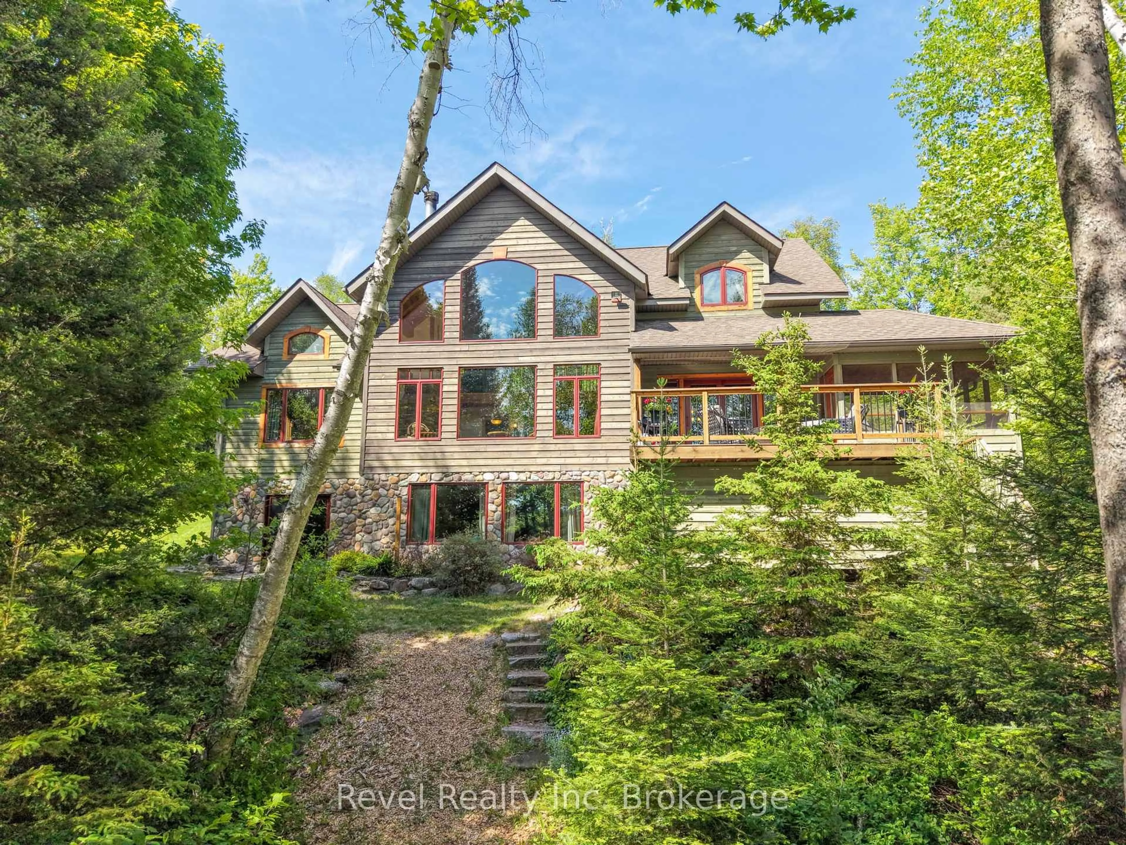 A pic from outside/outdoor area/front of a property/back of a property/a pic from drone, unknown for 2625 Northshore Rd, North Bay Ontario P1B 8G4