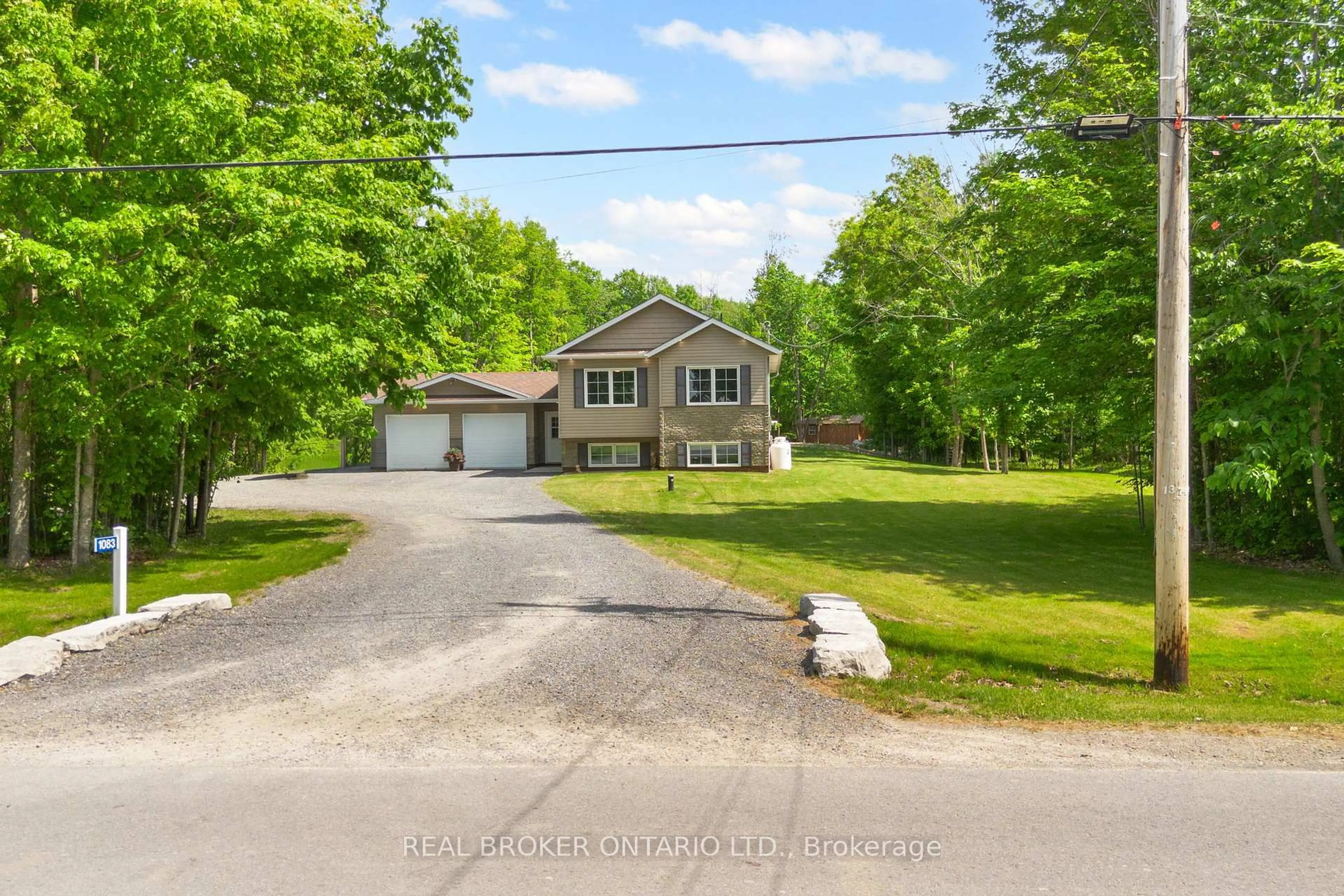 A pic from outside/outdoor area/front of a property/back of a property/a pic from drone, street for 1083 St Fillans Rd, Beckwith Ontario K7C 0V6
