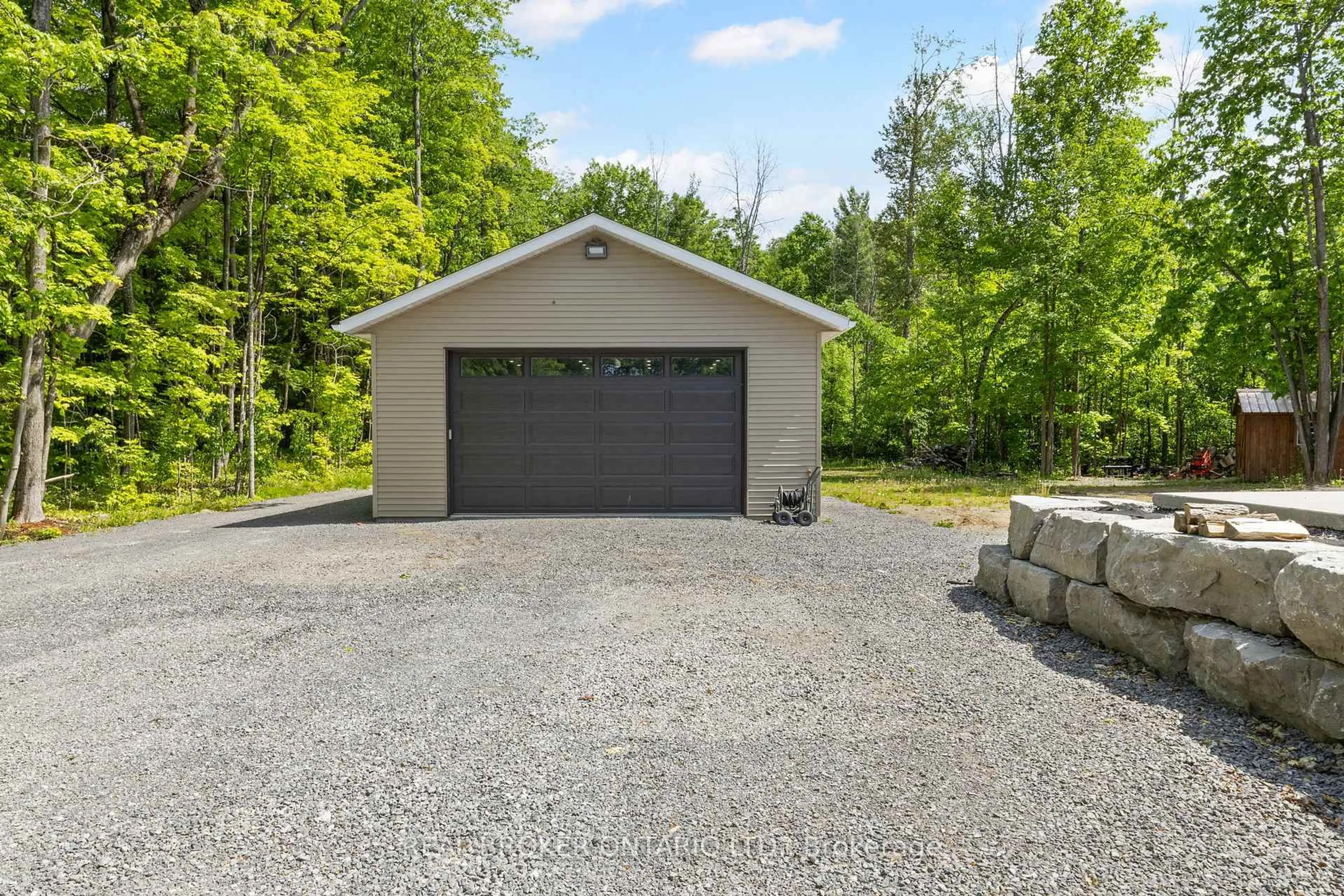 Indoor garage for 1083 St Fillans Rd, Beckwith Ontario K7C 0V6