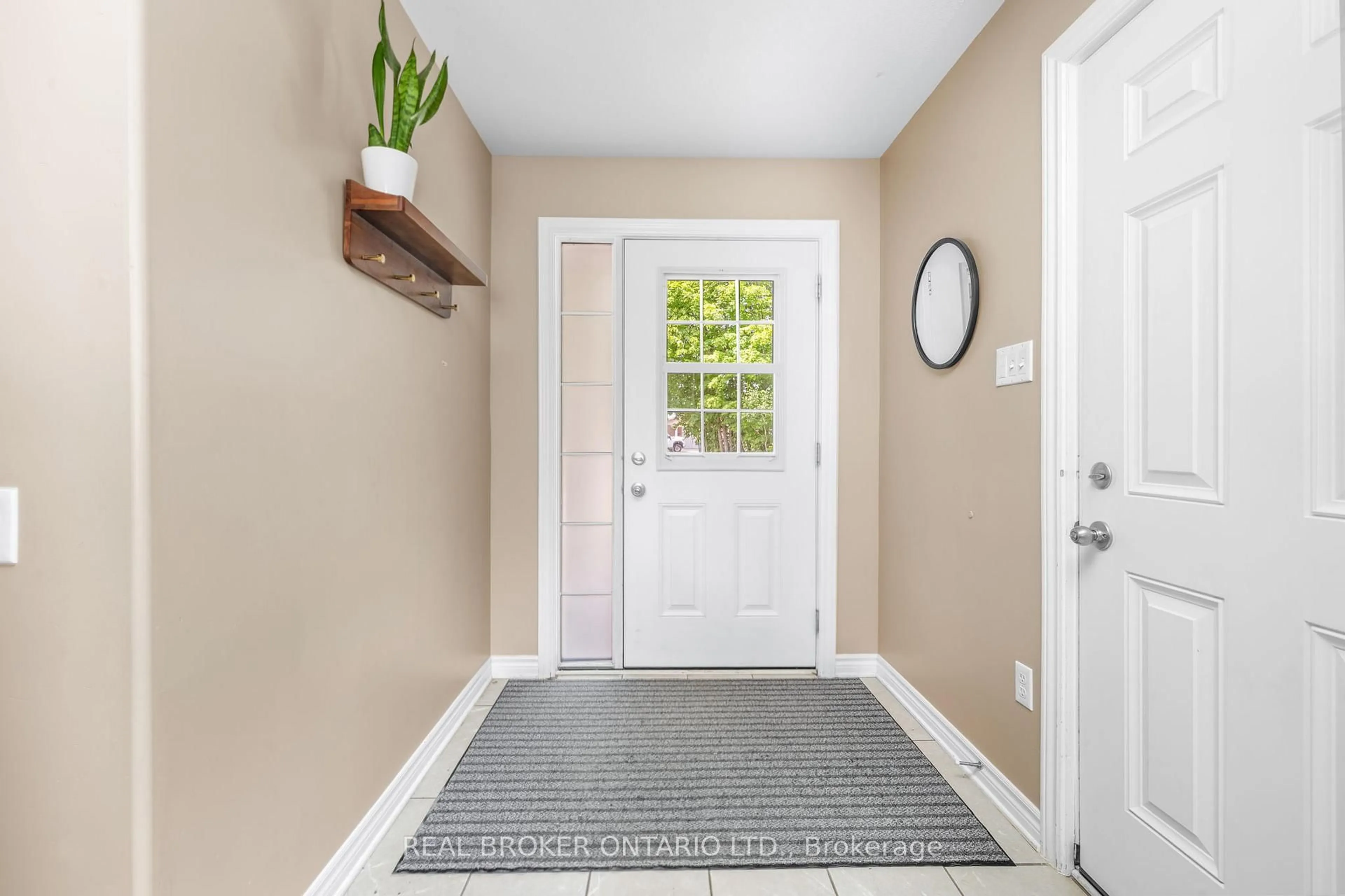 Indoor entryway for 1083 St Fillans Rd, Beckwith Ontario K7C 0V6