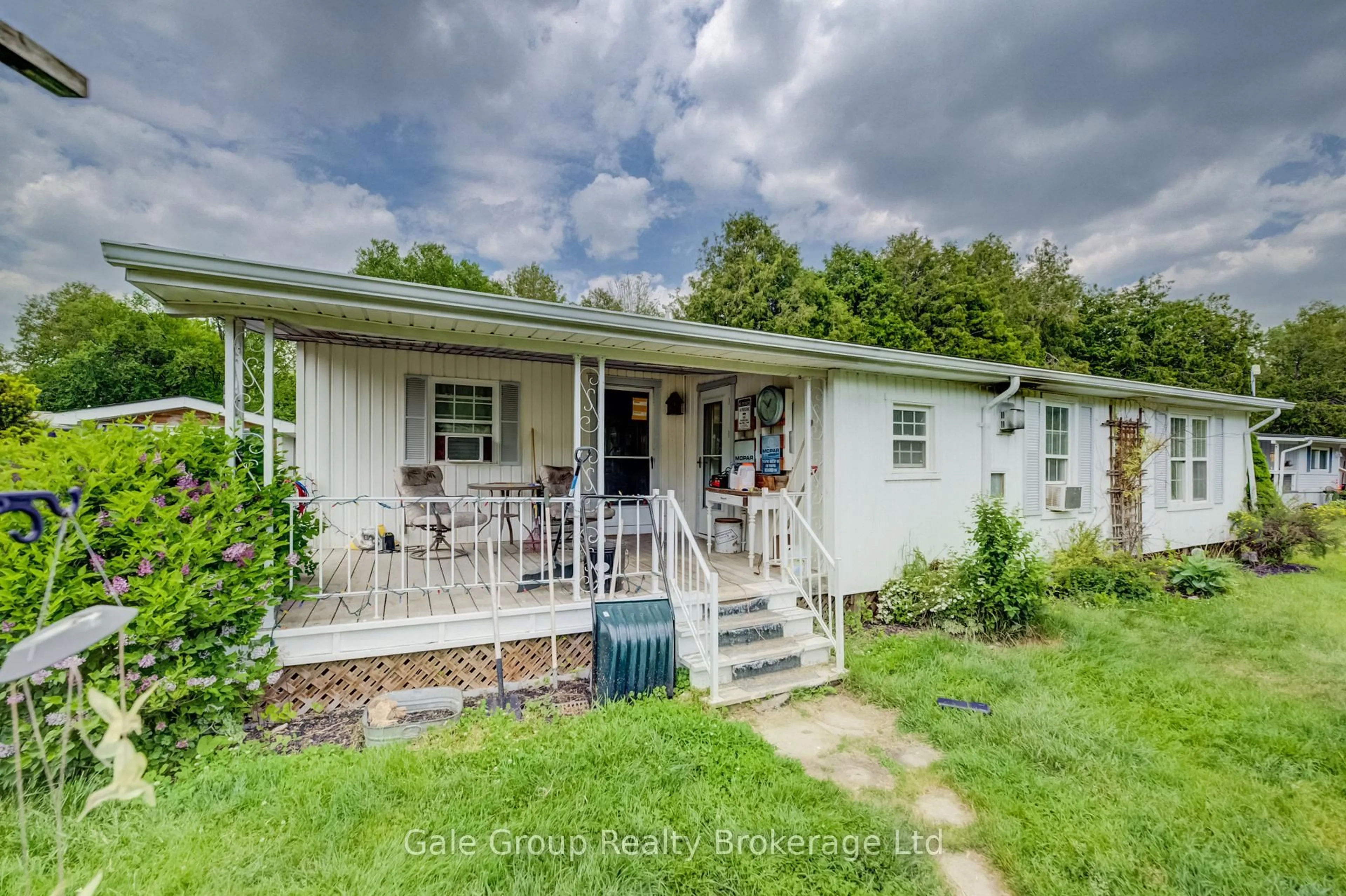 A pic from outside/outdoor area/front of a property/back of a property/a pic from drone, unknown for 495856 10th Line, East Zorra-Tavistock Ontario N4S 7V7