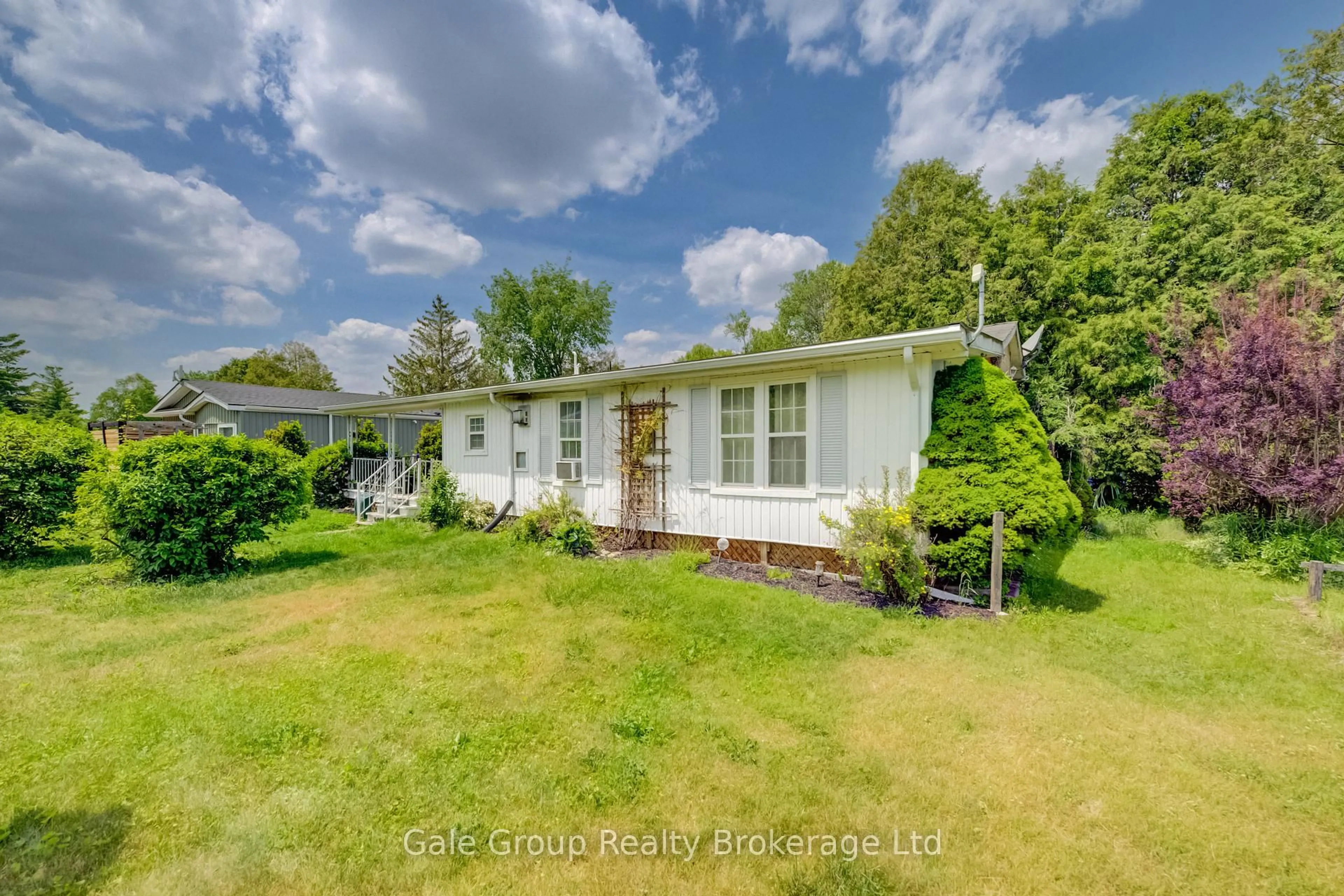 A pic from outside/outdoor area/front of a property/back of a property/a pic from drone, unknown for 495856 10th Line, East Zorra-Tavistock Ontario N4S 7V7