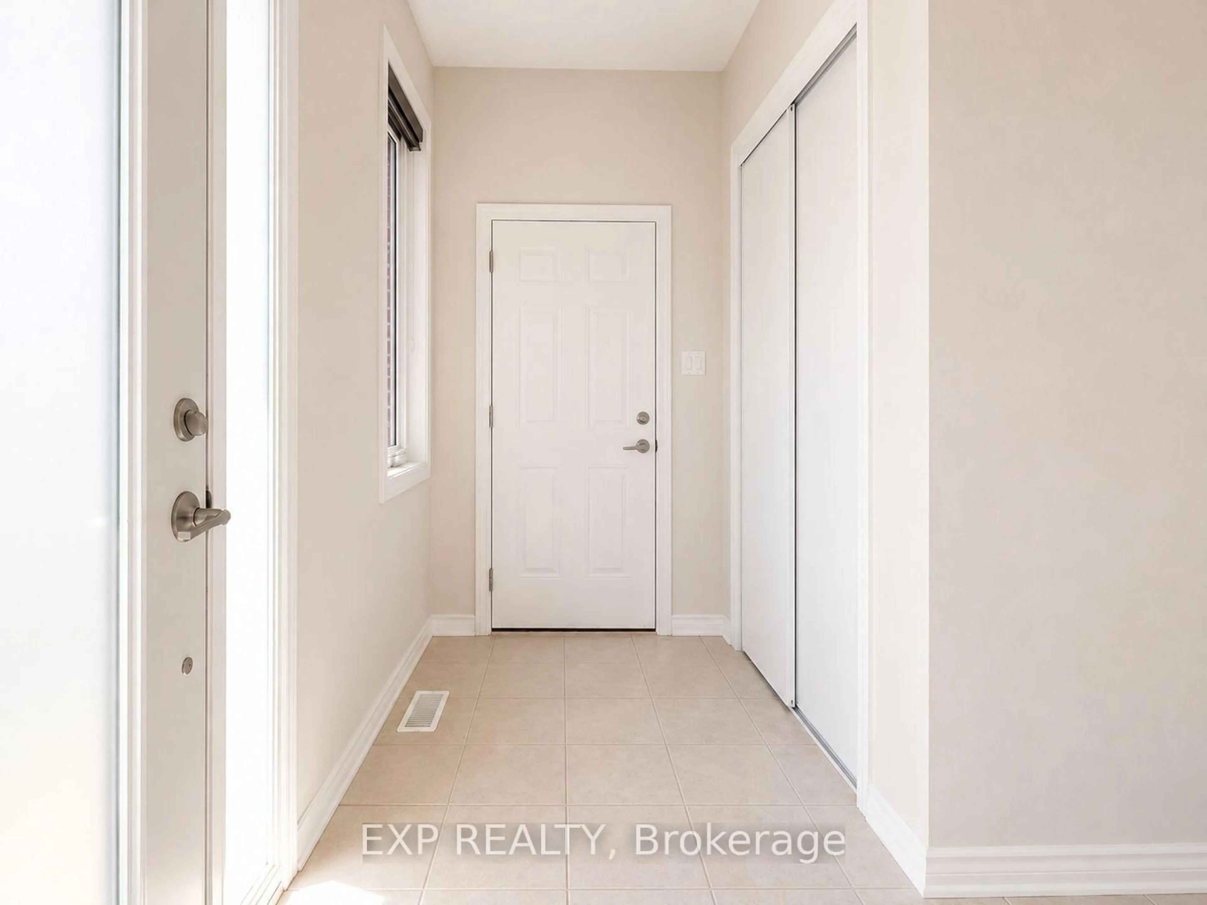Indoor entryway for 516 Loury Row, Ottawa Ontario K1W 0M7