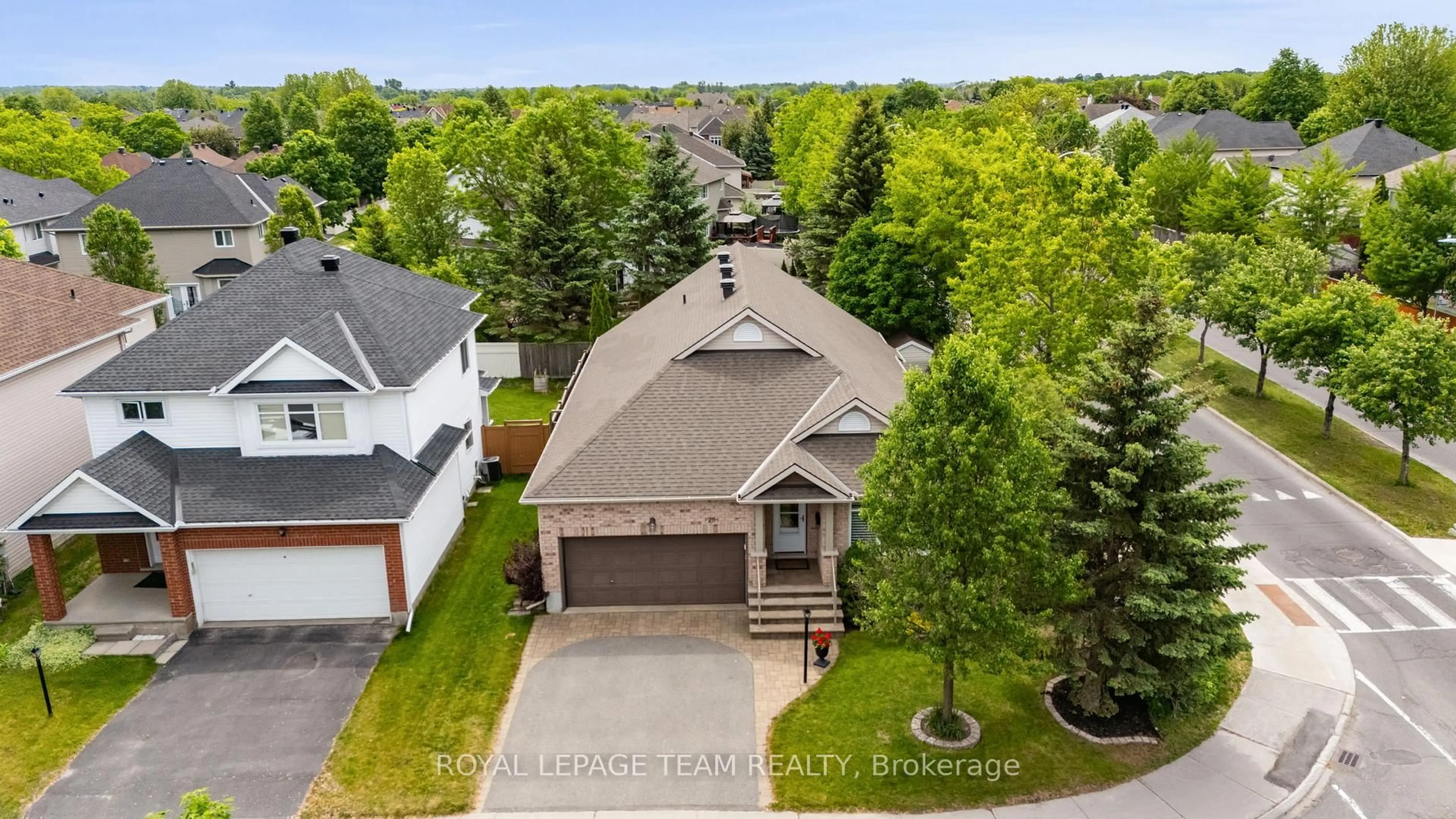 A pic from outside/outdoor area/front of a property/back of a property/a pic from drone, street for 26 Escade Dr, Ottawa Ontario K2G 6R9