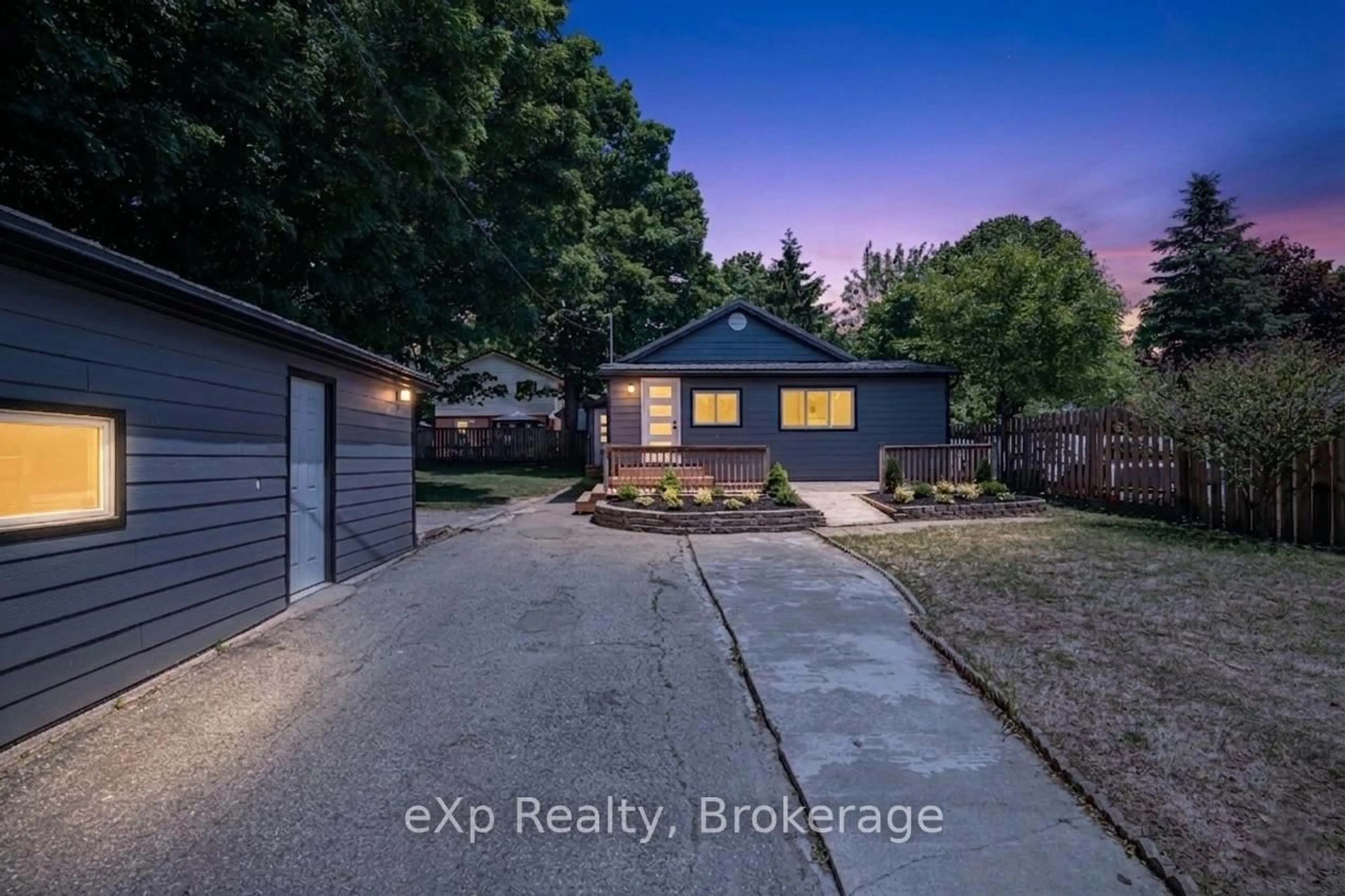 A pic from outside/outdoor area/front of a property/back of a property/a pic from drone, street for 59 Norwich Ave, Woodstock Ontario N4S 3V1