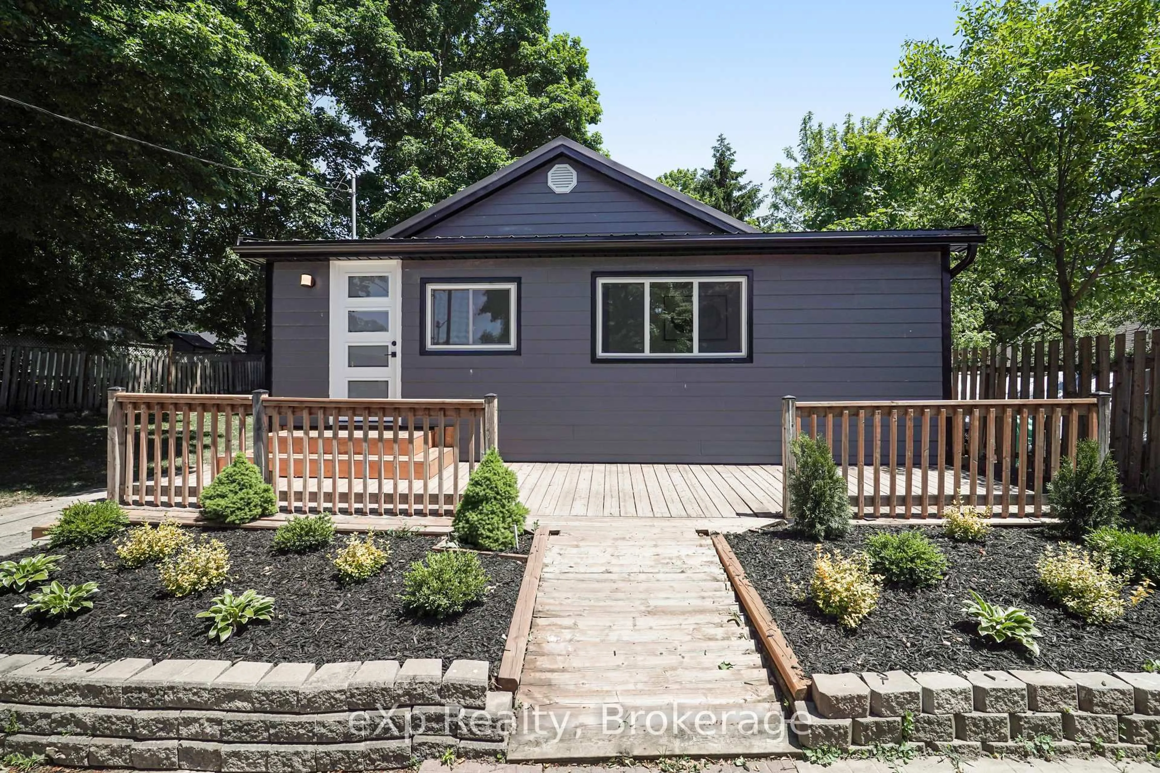 Home with vinyl exterior material, street for 59 Norwich Ave, Woodstock Ontario N4S 3V1