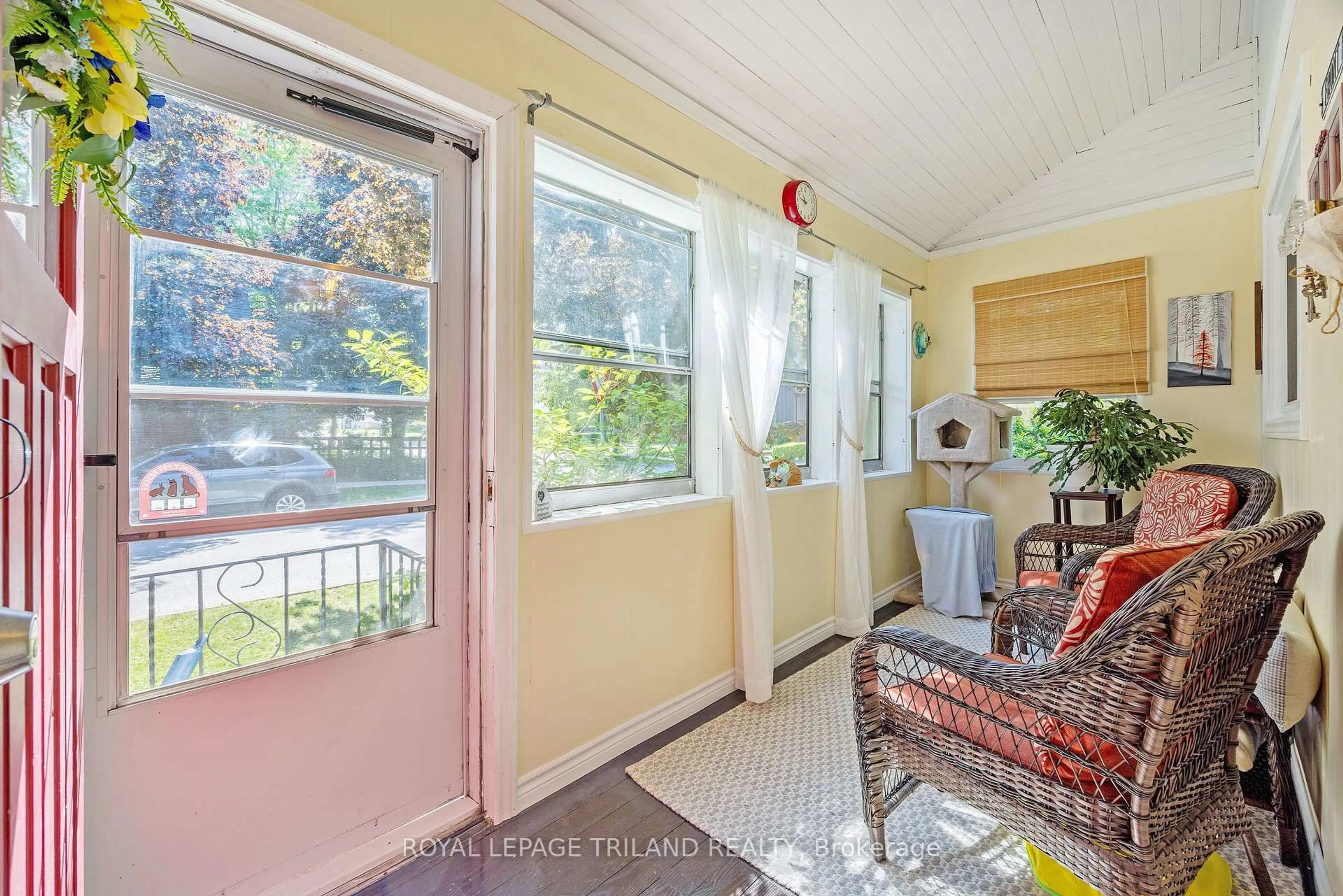 Patio, unknown for 29 OLIVER St, St. Thomas Ontario N5R 3X3
