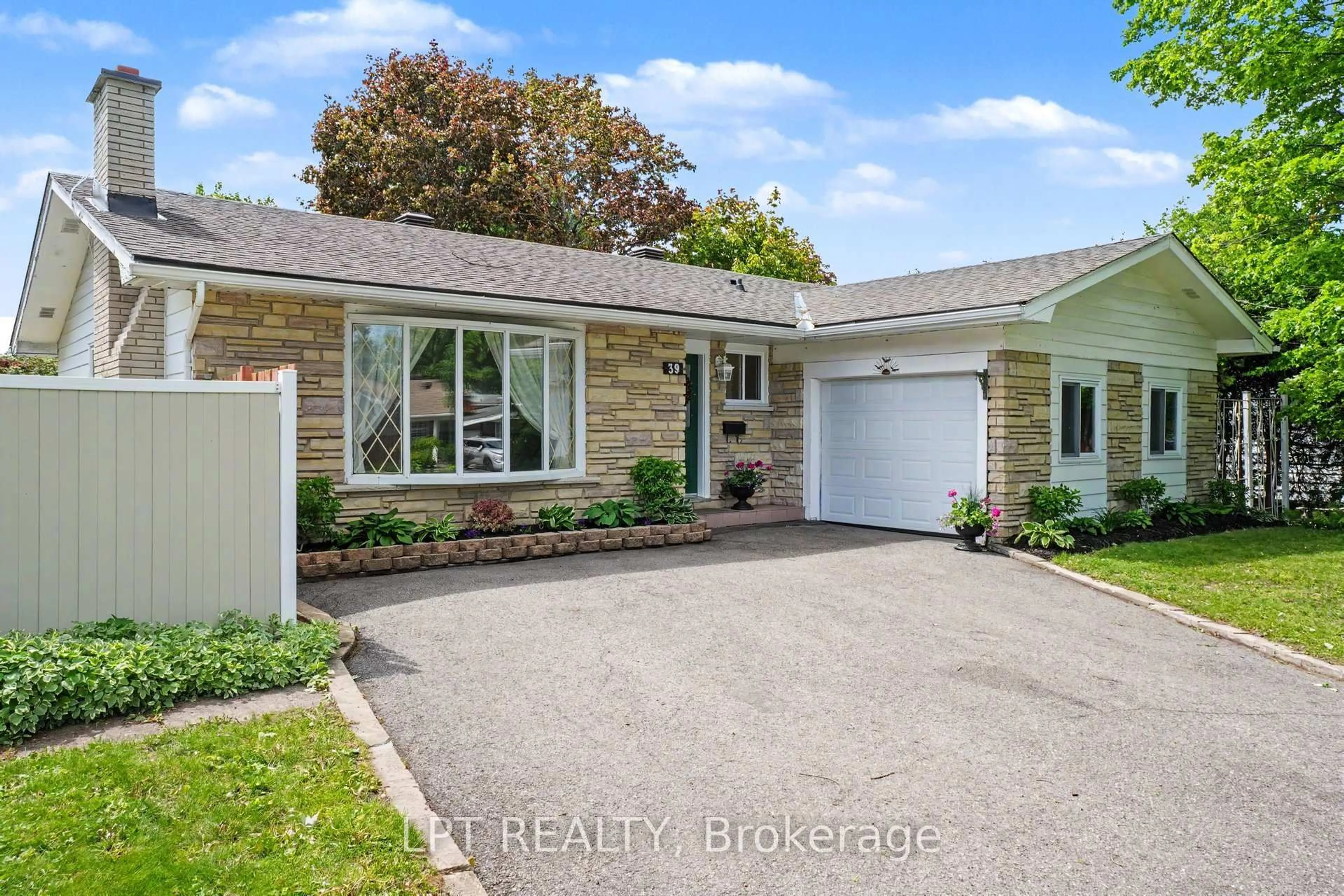 Home with brick exterior material, street for 39 Hadley Circ, Ottawa Ontario K2H 6P1