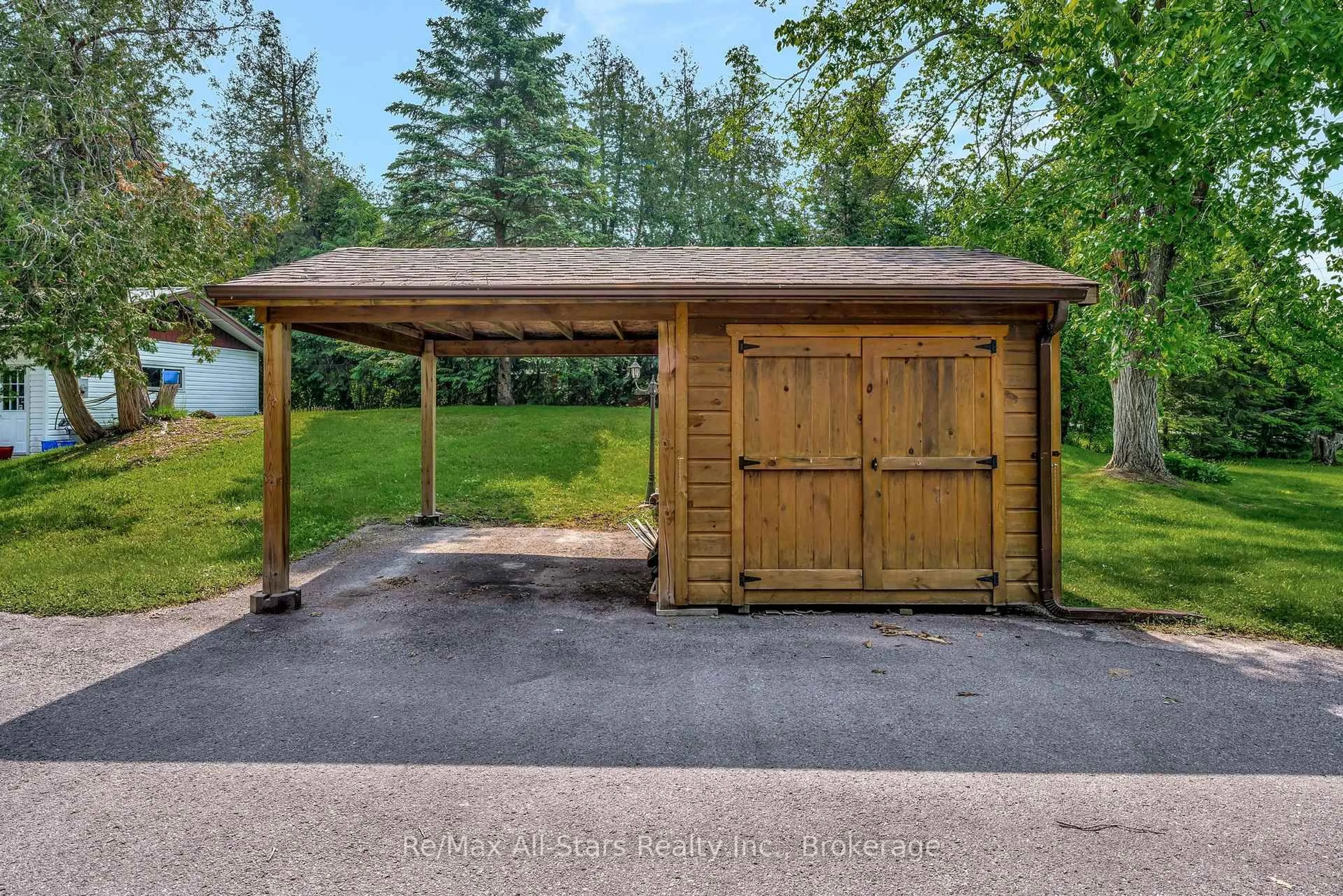 Shed for 14 Wychwood Dr, Kawartha Lakes Ontario K0M 1N0