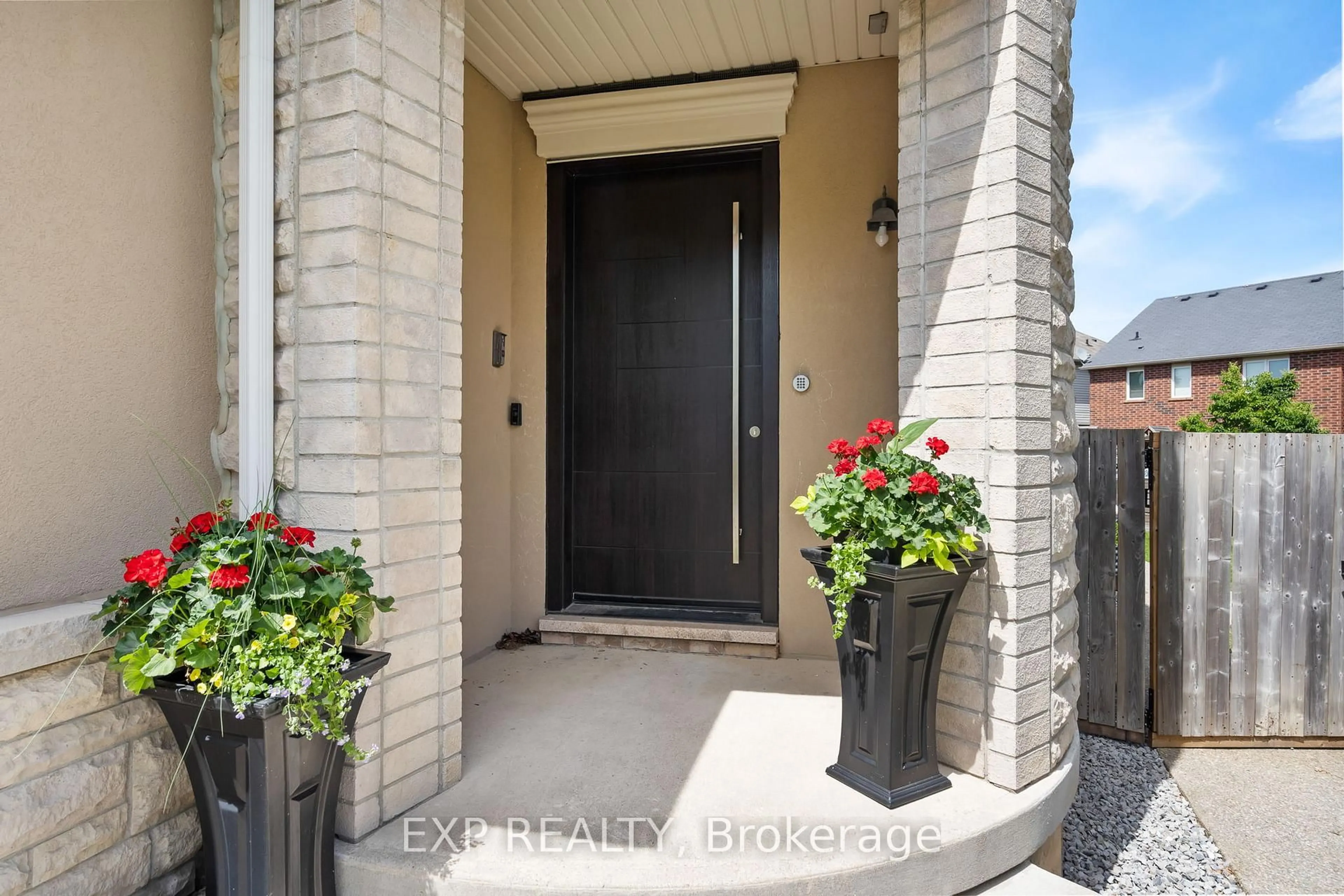 Indoor entryway for 28 Ohara Lane, Hamilton Ontario L9K 0C7
