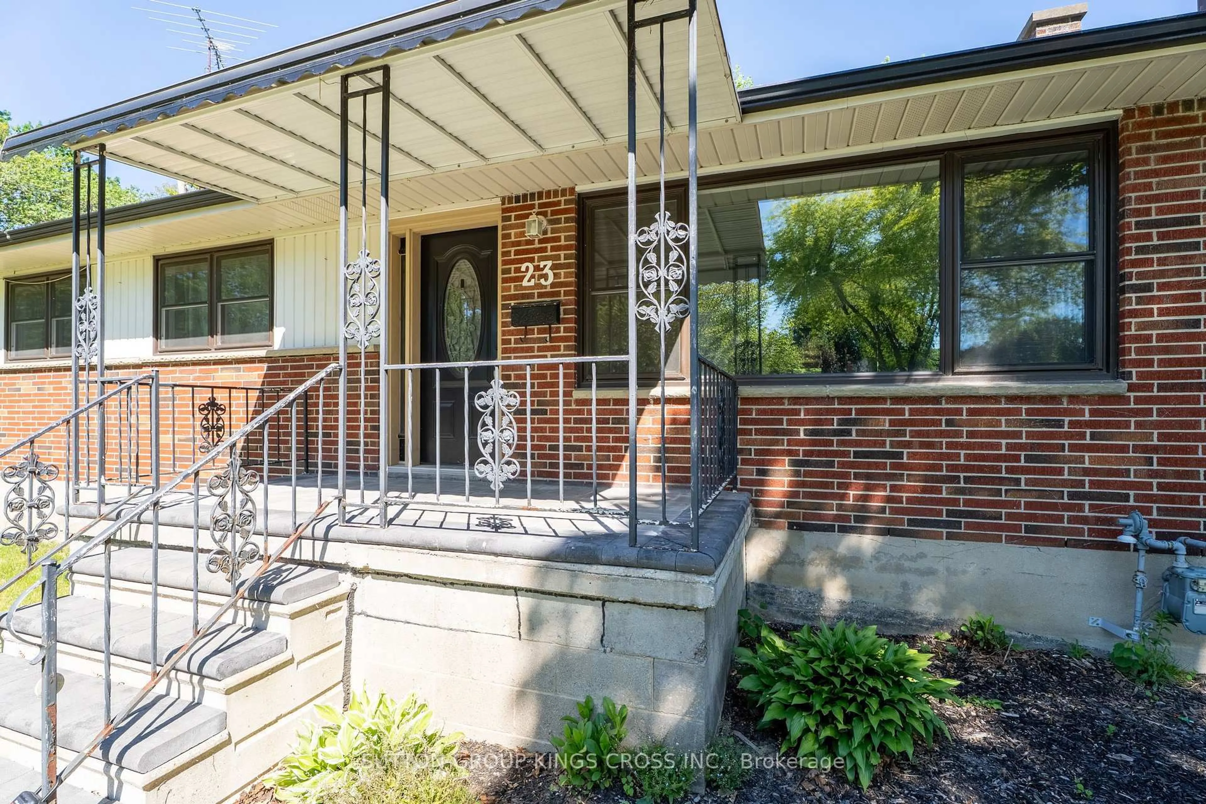 Home with brick exterior material, street for 23 Redbud Dr, Chatham-Kent Ontario N7M 4E6