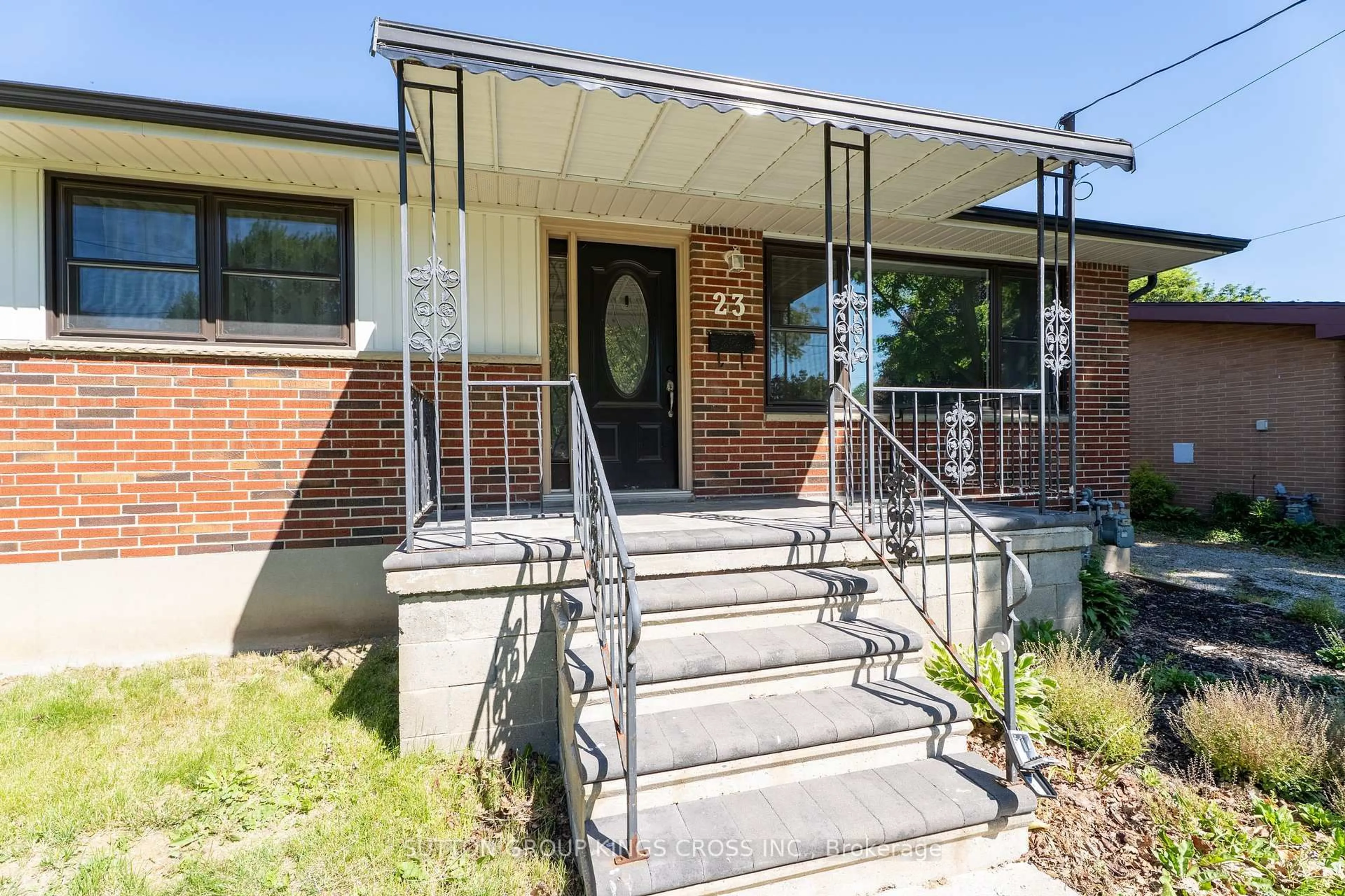 Home with brick exterior material, street for 23 Redbud Dr, Chatham-Kent Ontario N7M 4E6