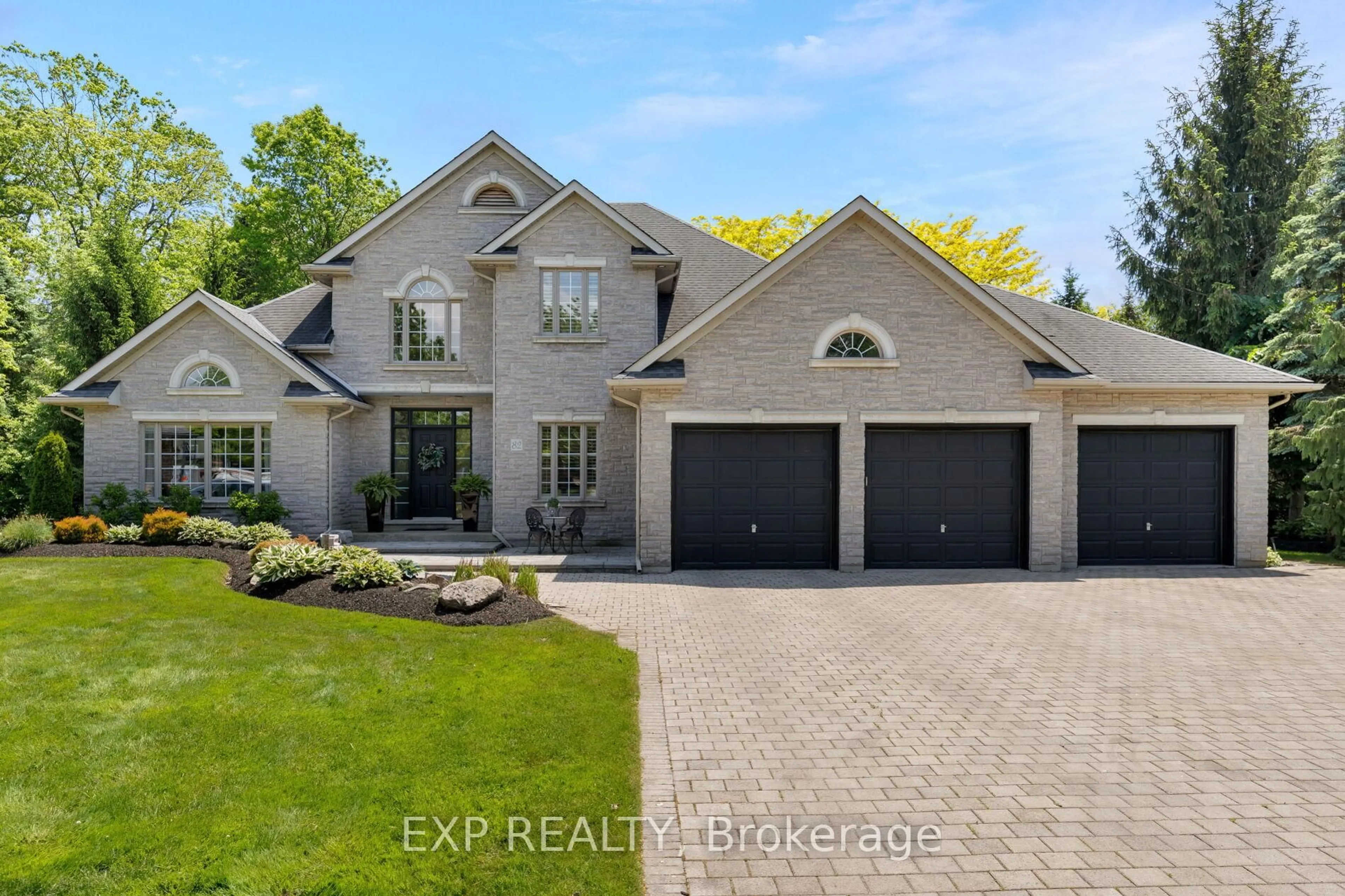 Home with brick exterior material, street for 82 Kunda Park Blvd, Pelham Ontario L0S 1E7