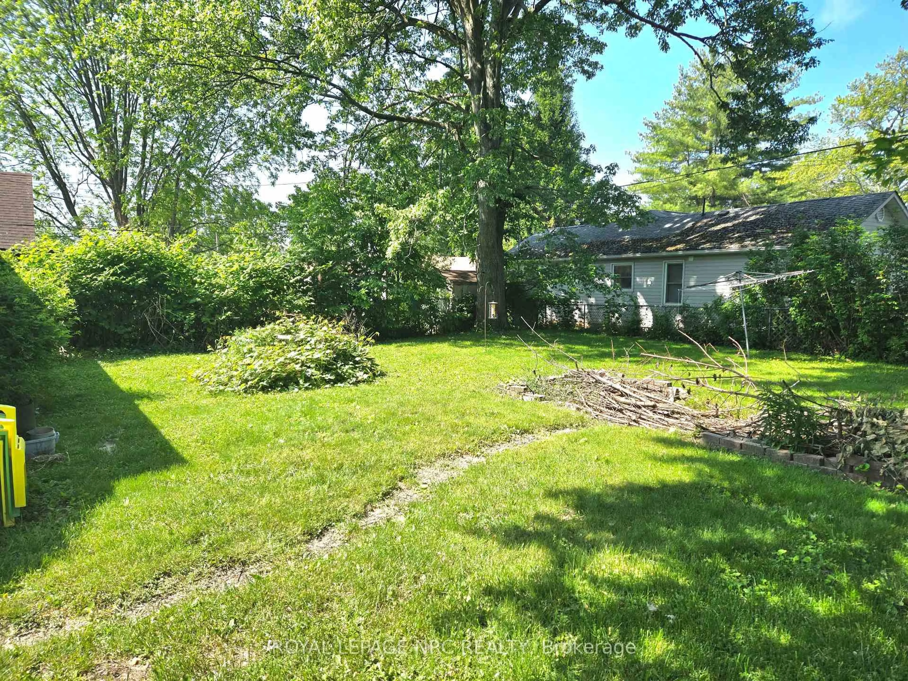 Unknown for 207 Derby Rd, Fort Erie Ontario L0S 1B0