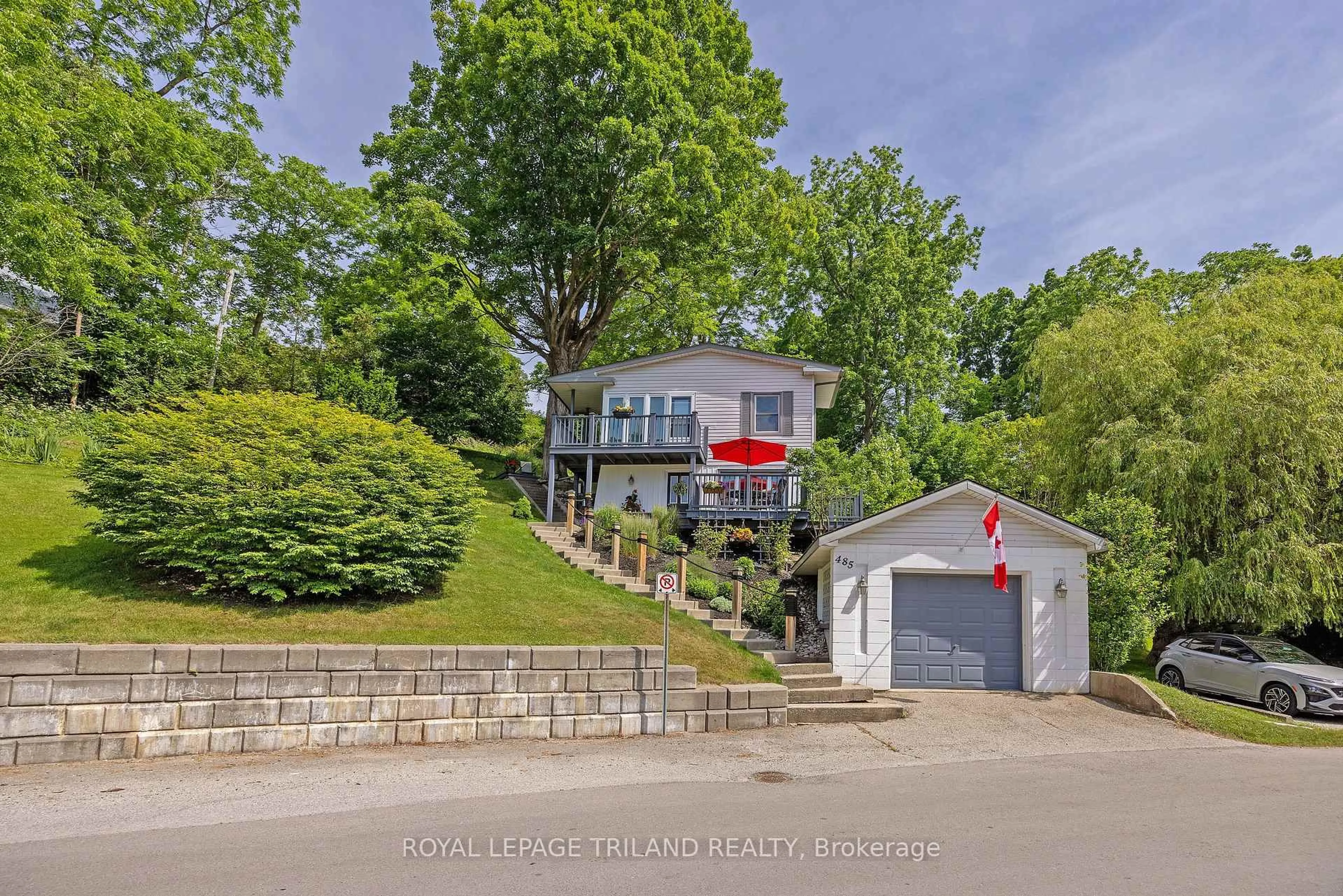 A pic from outside/outdoor area/front of a property/back of a property/a pic from drone, water/lake/river/ocean view for 485 Valley St, Central Elgin Ontario N5L 1G5