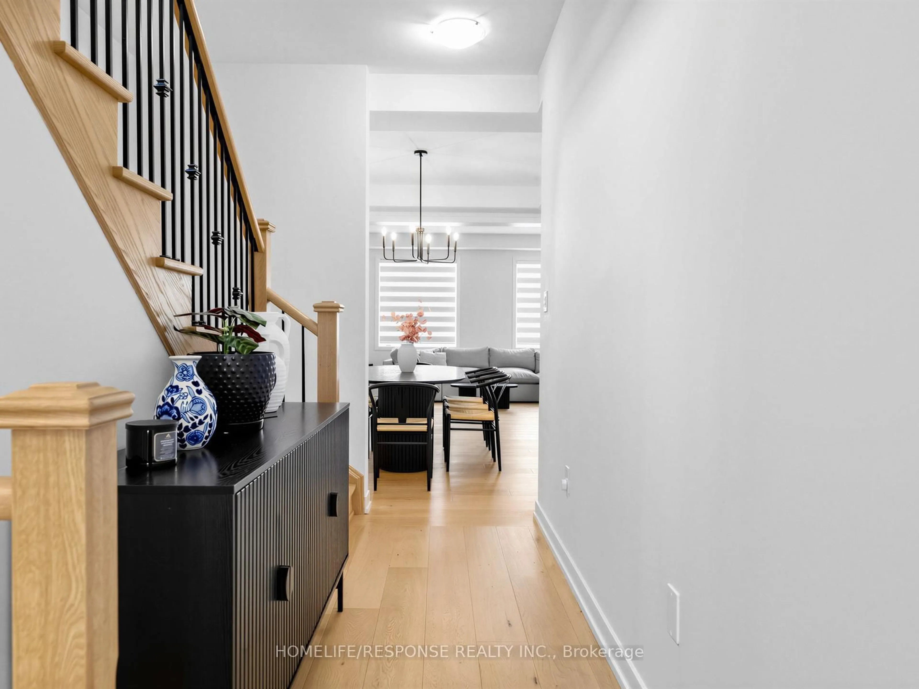 Indoor entryway for 13 Stanley Leitch Dr, Erin Ontario N0B 1T0