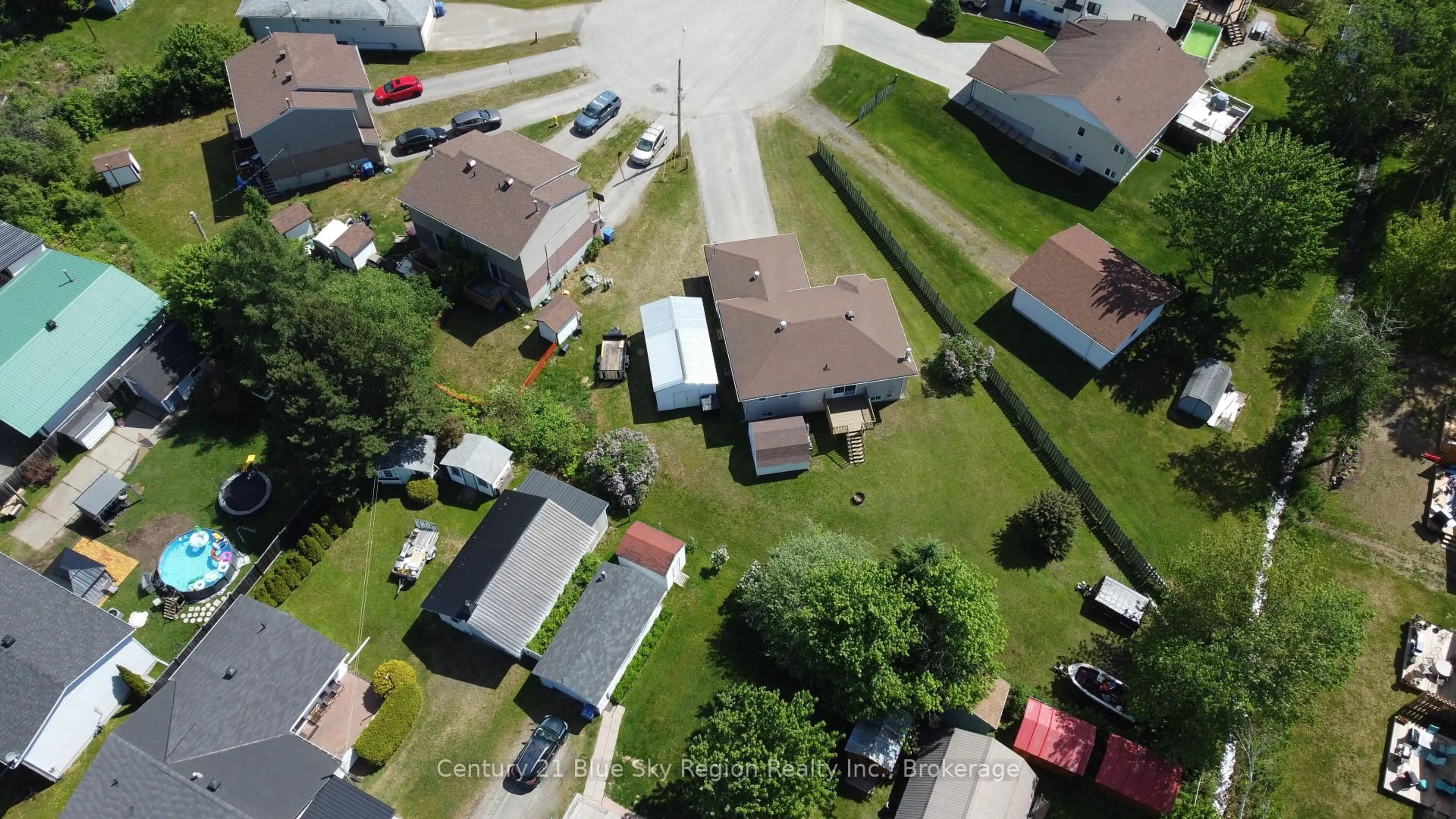 A pic from outside/outdoor area/front of a property/back of a property/a pic from drone, street for 22 Paiement Crt, West Nipissing Ontario P2B 3E4