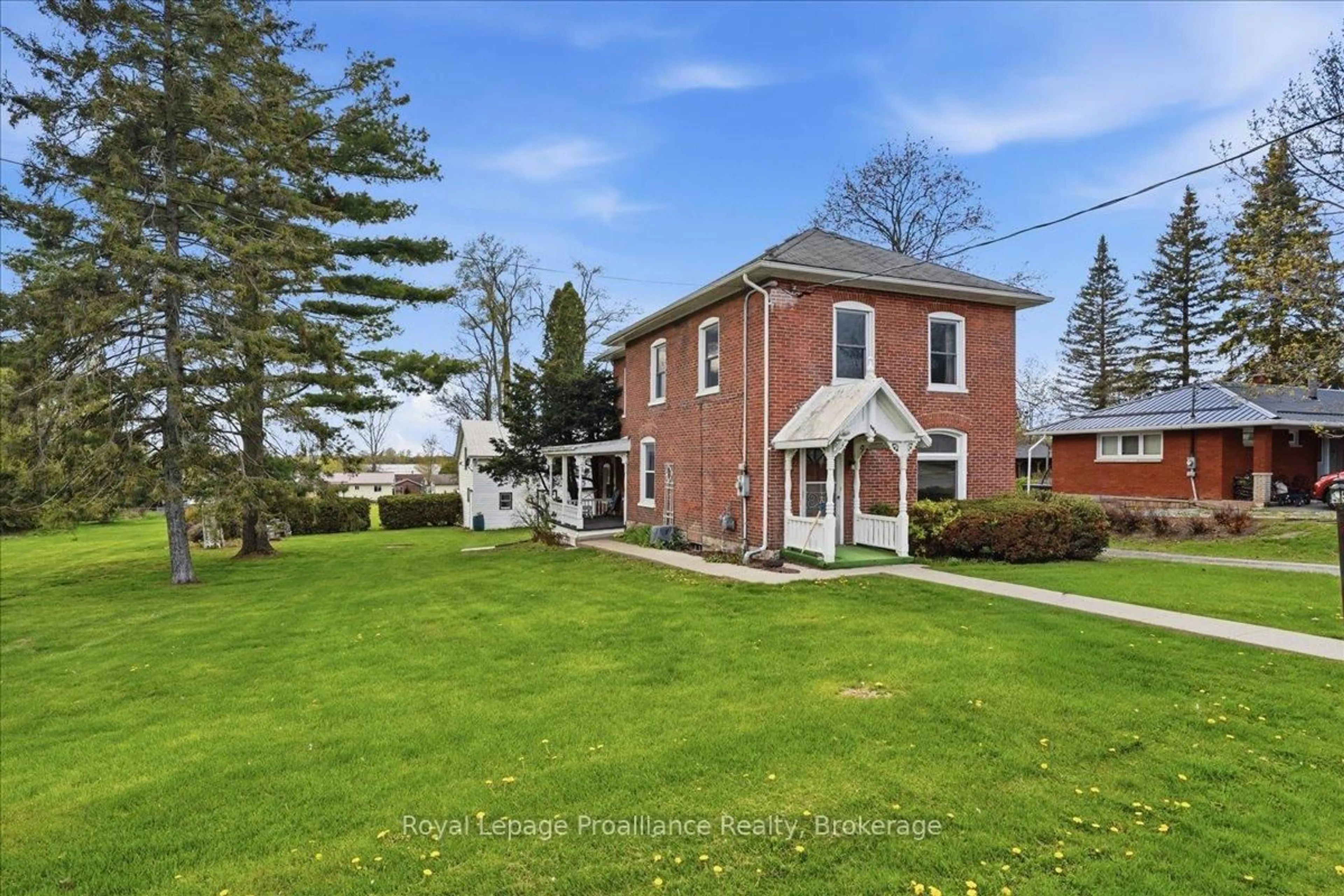 A pic from outside/outdoor area/front of a property/back of a property/a pic from drone, water/lake/river/ocean view for 184 Edward St, Stirling Ontario K0K 3E0