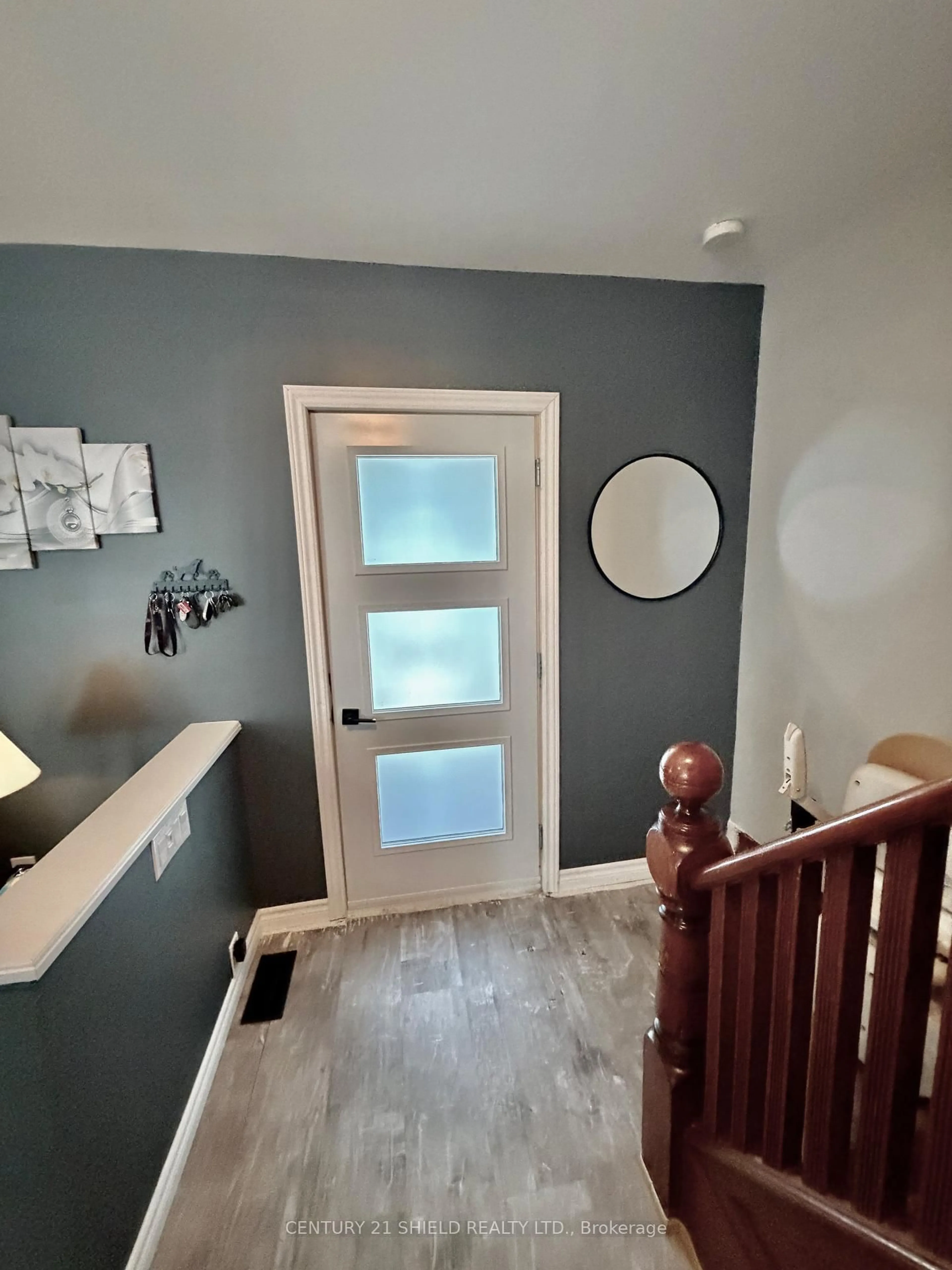 Indoor entryway for 9 Bergin Ave, Cornwall Ontario K6H 3Y7