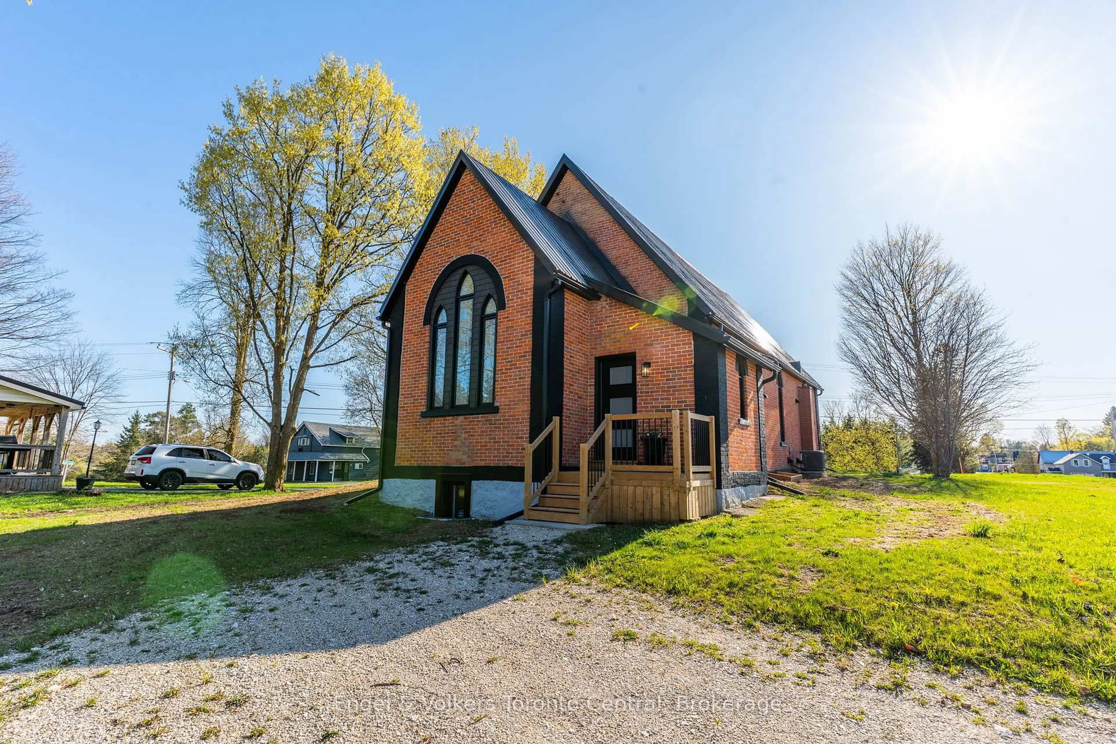 Home with brick exterior material, building for 57 CRAWFORD St, Chatsworth Ontario N0H 1G0
