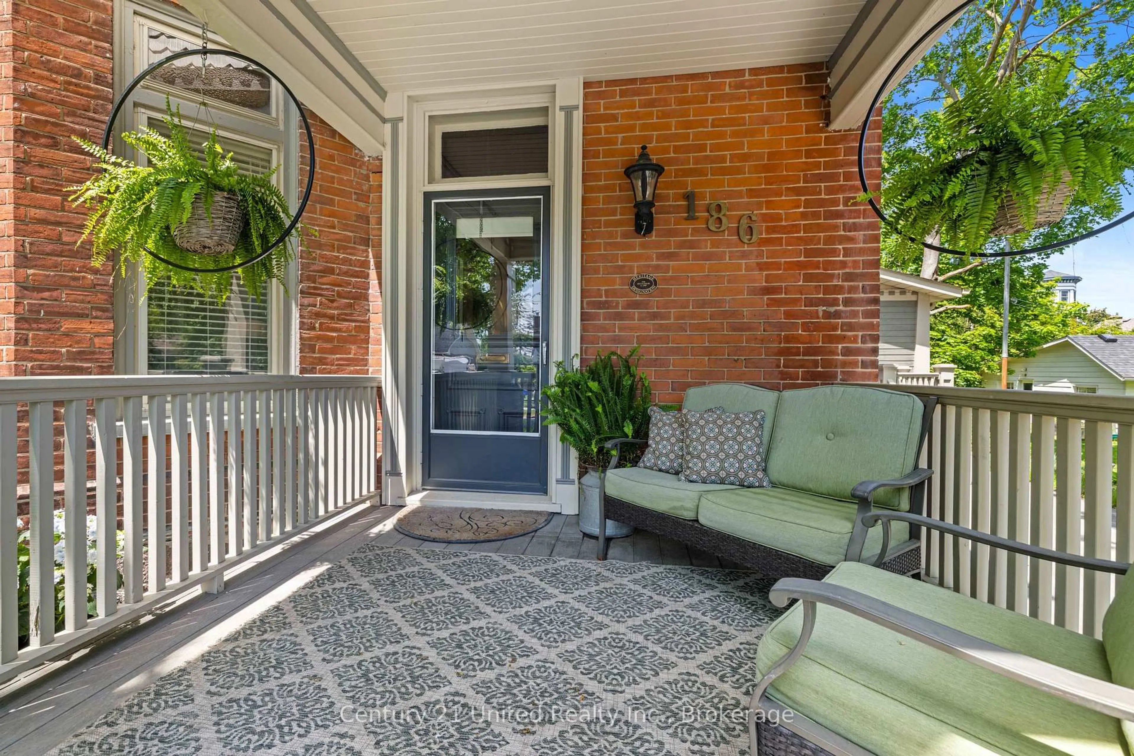 Patio, street for 186 Aberdeen Ave, Peterborough Ontario K9H 4W8