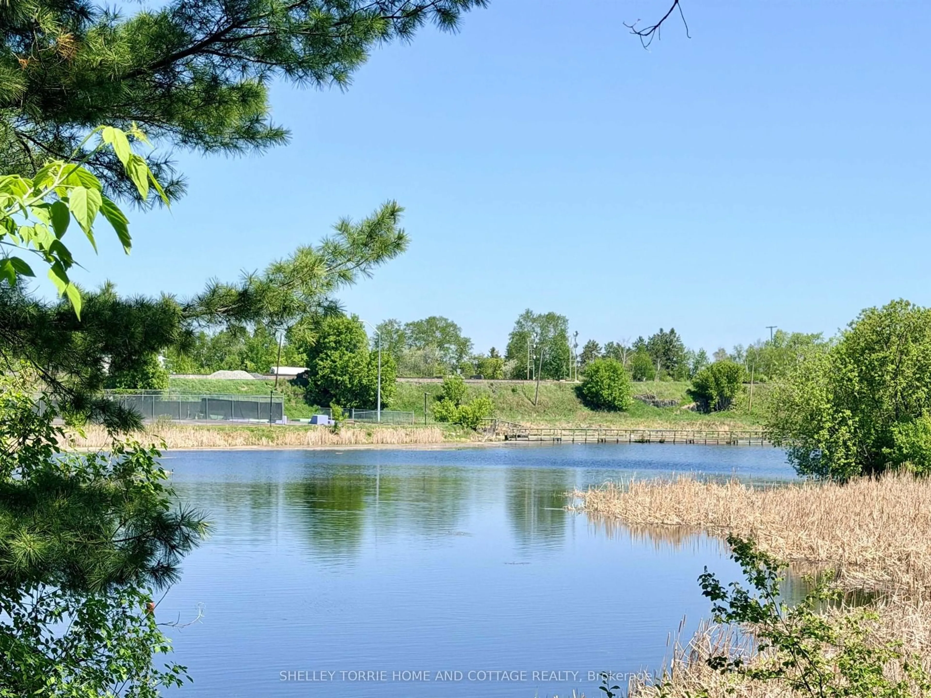 Blurry image for 1402 Ottawa Street, Kenora Ontario P0X 1C0