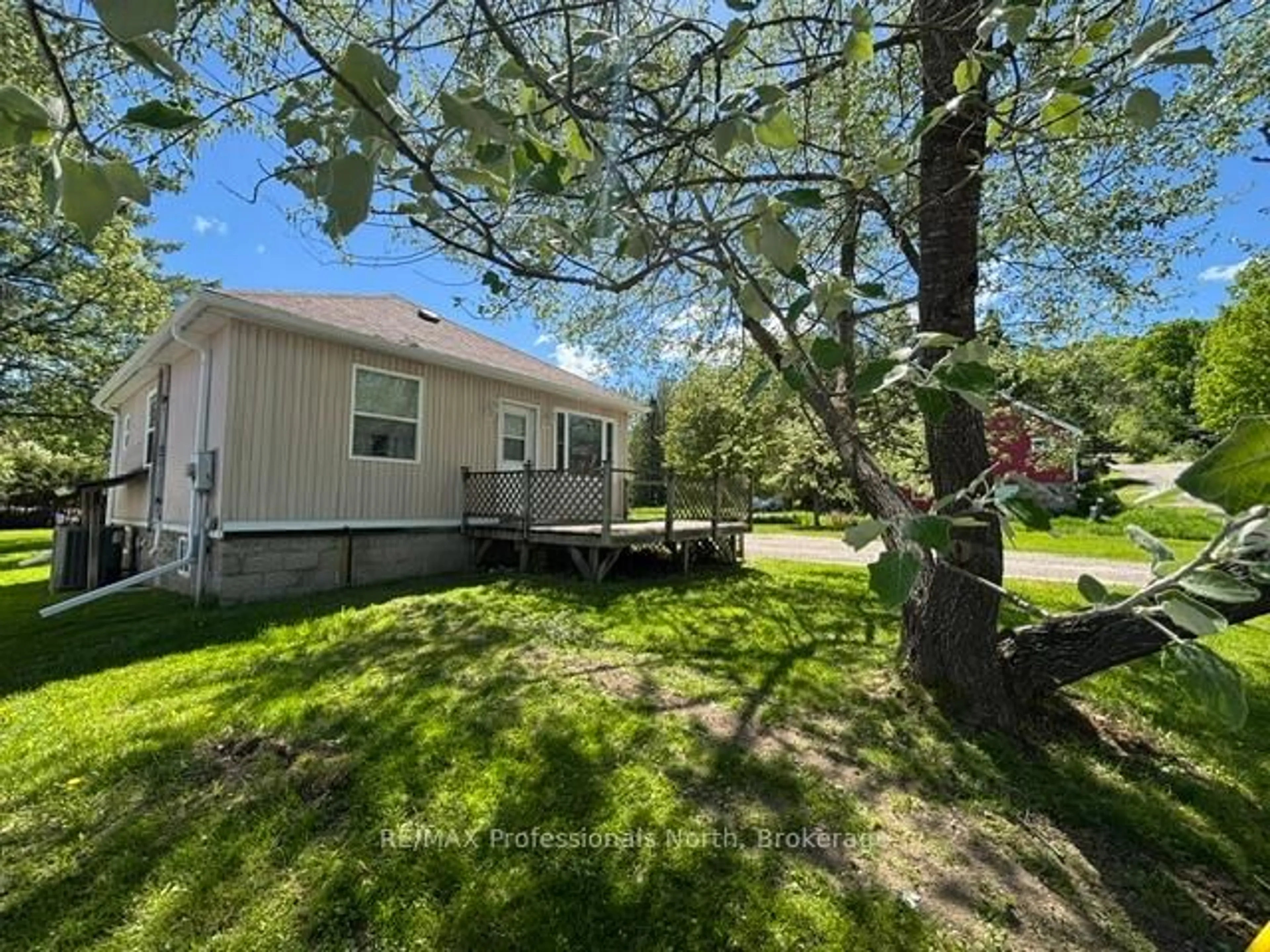 A pic from outside/outdoor area/front of a property/back of a property/a pic from drone, street for 14 Chandos St, Minden Hills Ontario K0M 2K0