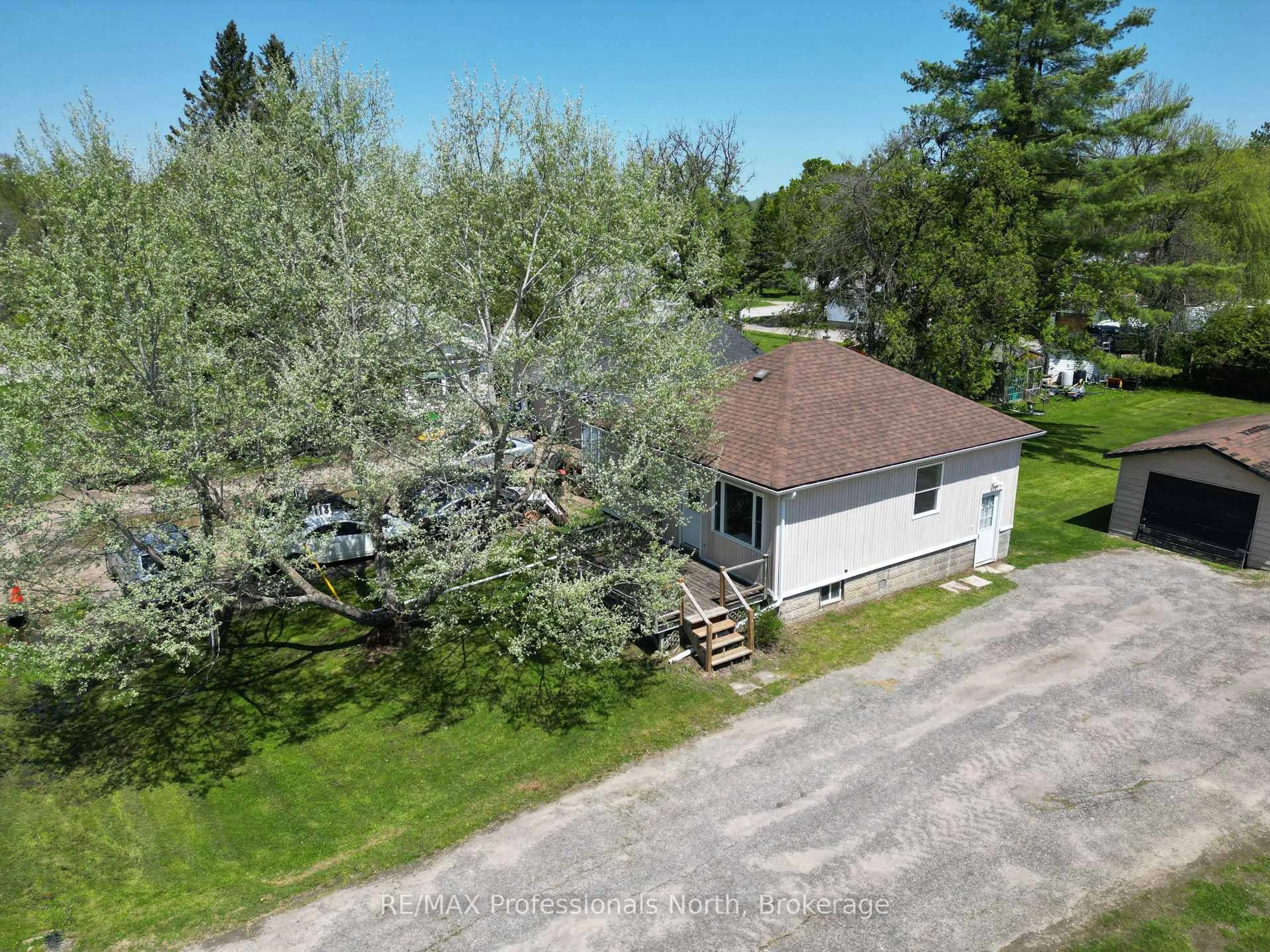 A pic from outside/outdoor area/front of a property/back of a property/a pic from drone, unknown for 14 Chandos St, Minden Hills Ontario K0M 2K0