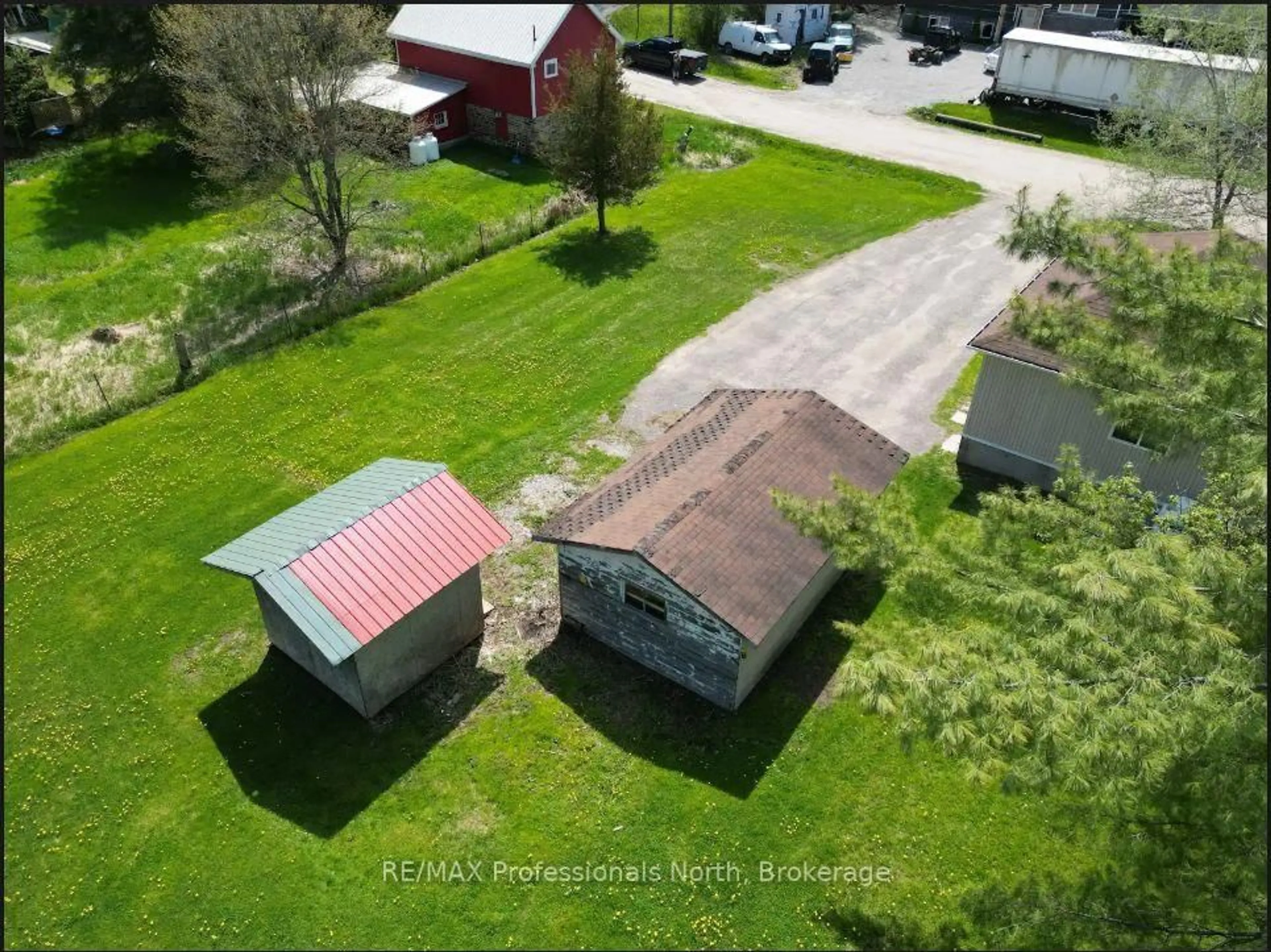 A pic from outside/outdoor area/front of a property/back of a property/a pic from drone, unknown for 14 Chandos St, Minden Hills Ontario K0M 2K0