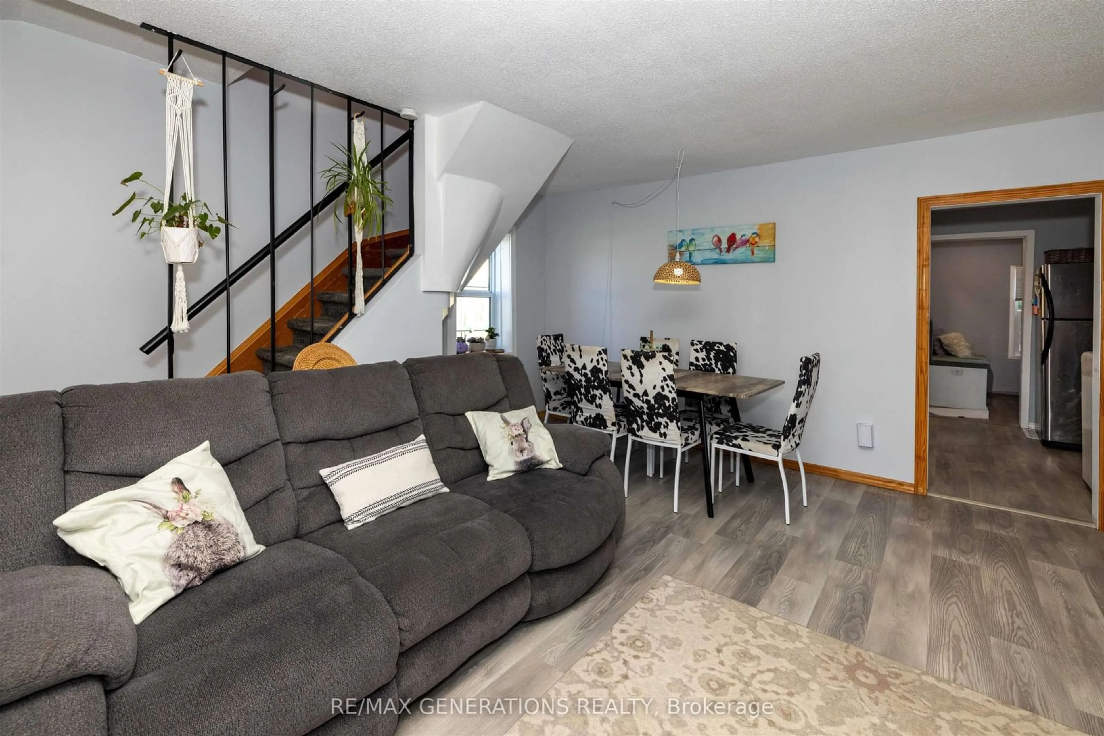 Living room with furniture, unknown for 404 Amelia St, Thunder Bay Ontario P7E 4A8