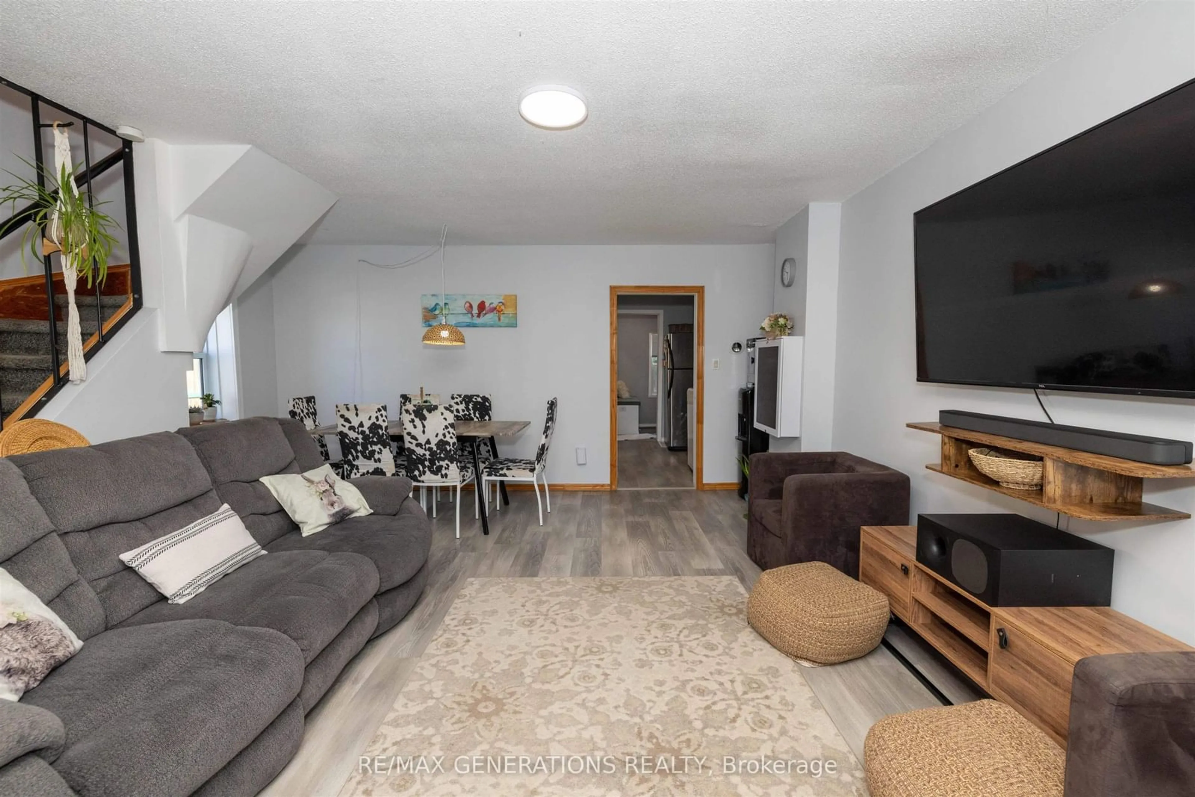Living room with furniture, unknown for 404 Amelia St, Thunder Bay Ontario P7E 4A8