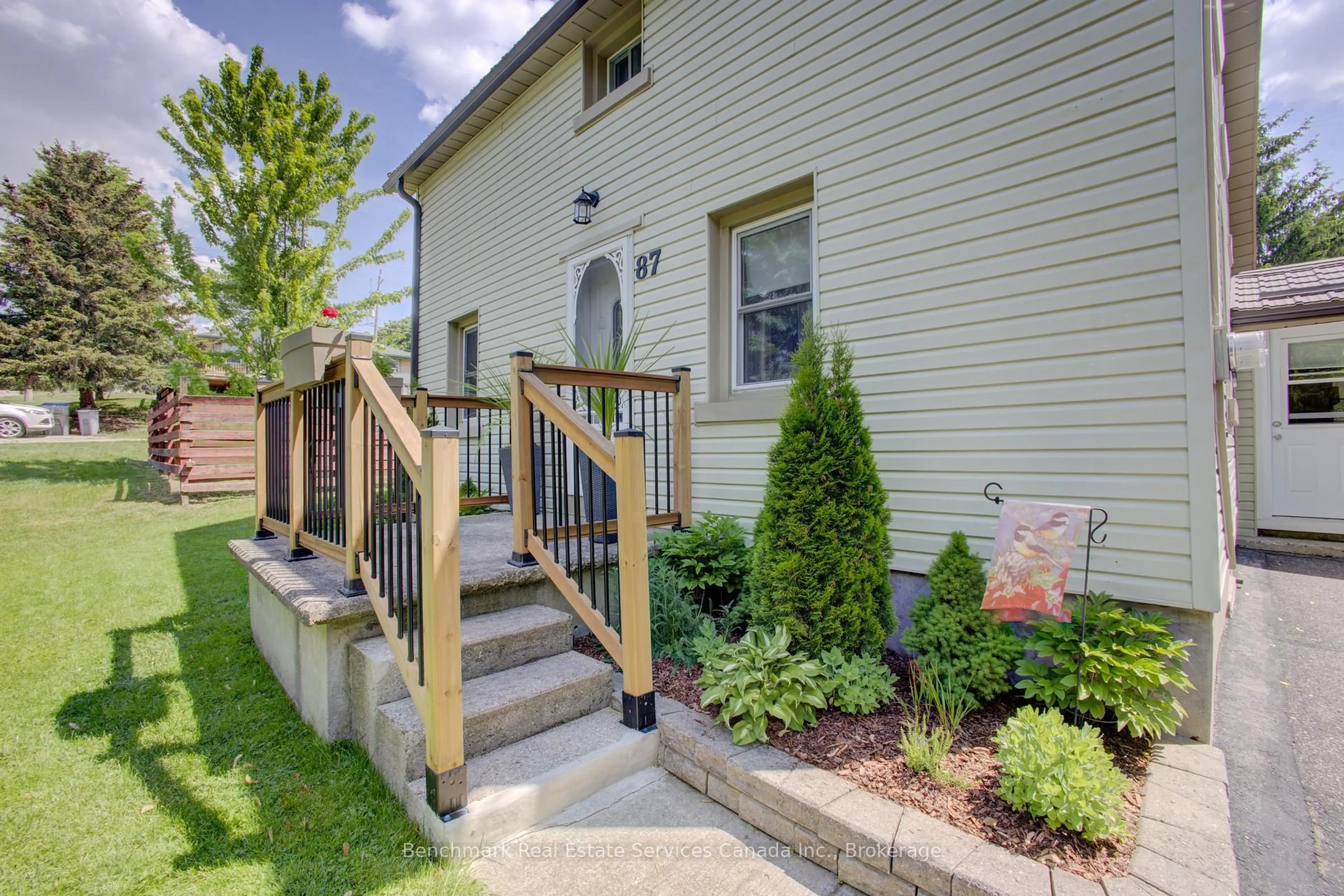 Unknown for 87 St Andrew St, St. Marys Ontario N4X 1A2