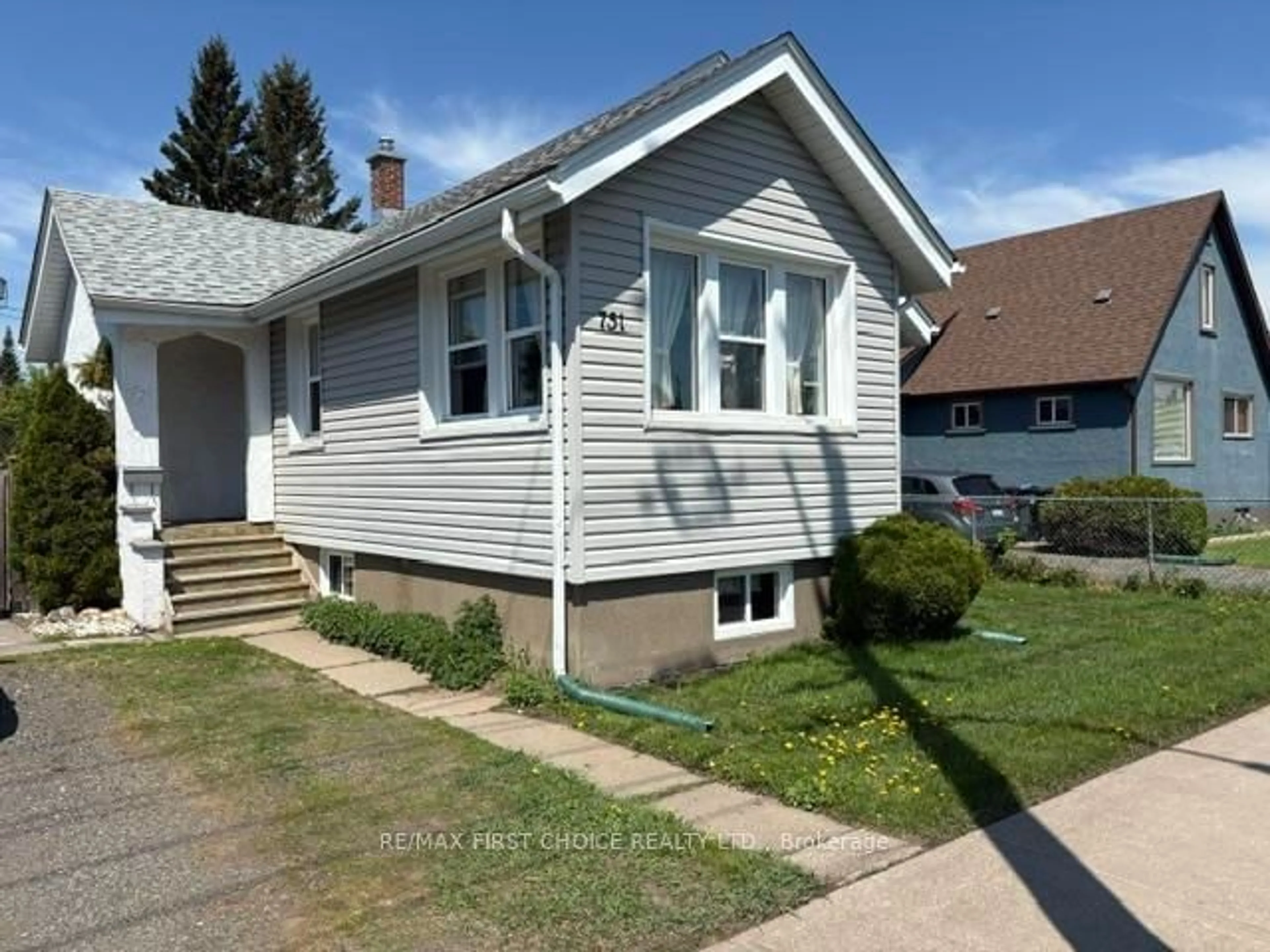 Home with vinyl exterior material, street for 751 Sprague St, Thunder Bay Ontario P7E 1V5