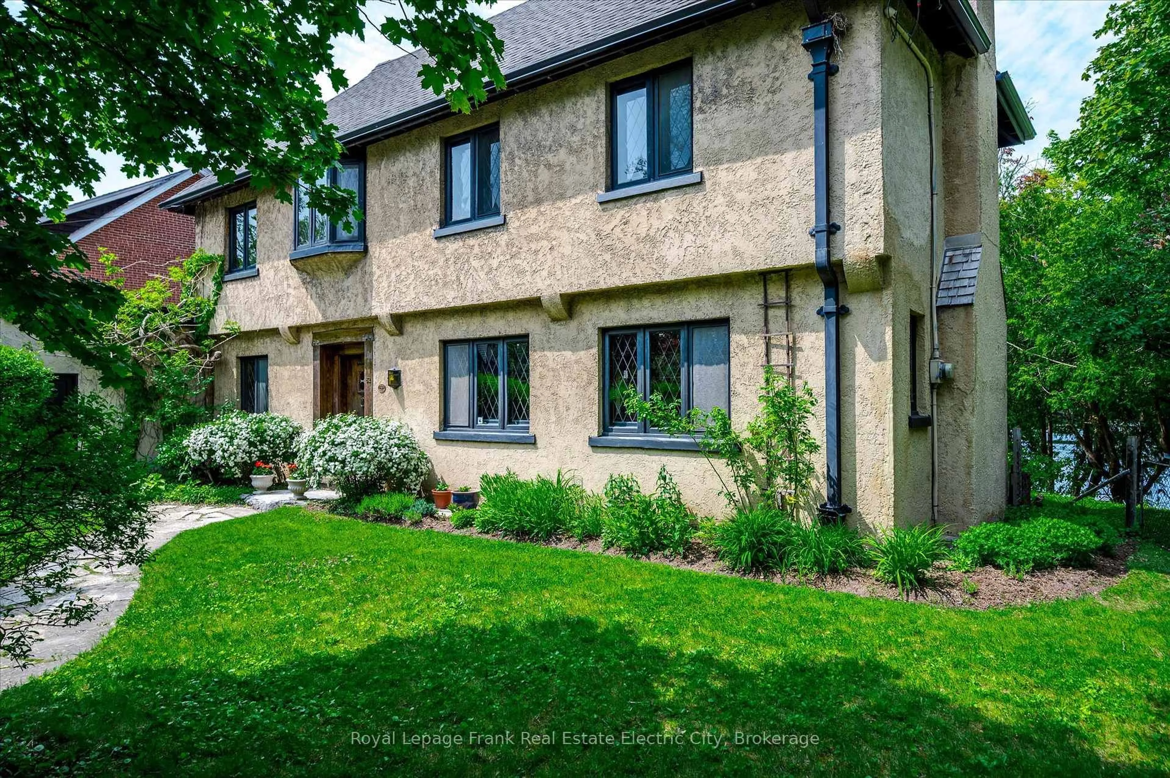 Home with brick exterior material, street for 82 Dublin St, Peterborough Ontario K9H 3A9