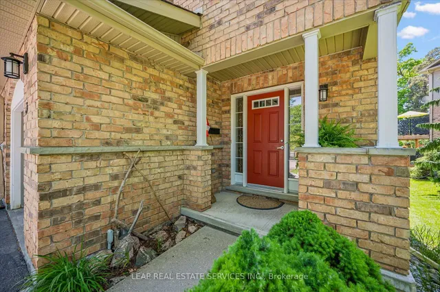 15 Bannister Crt #3, Waterloo 4